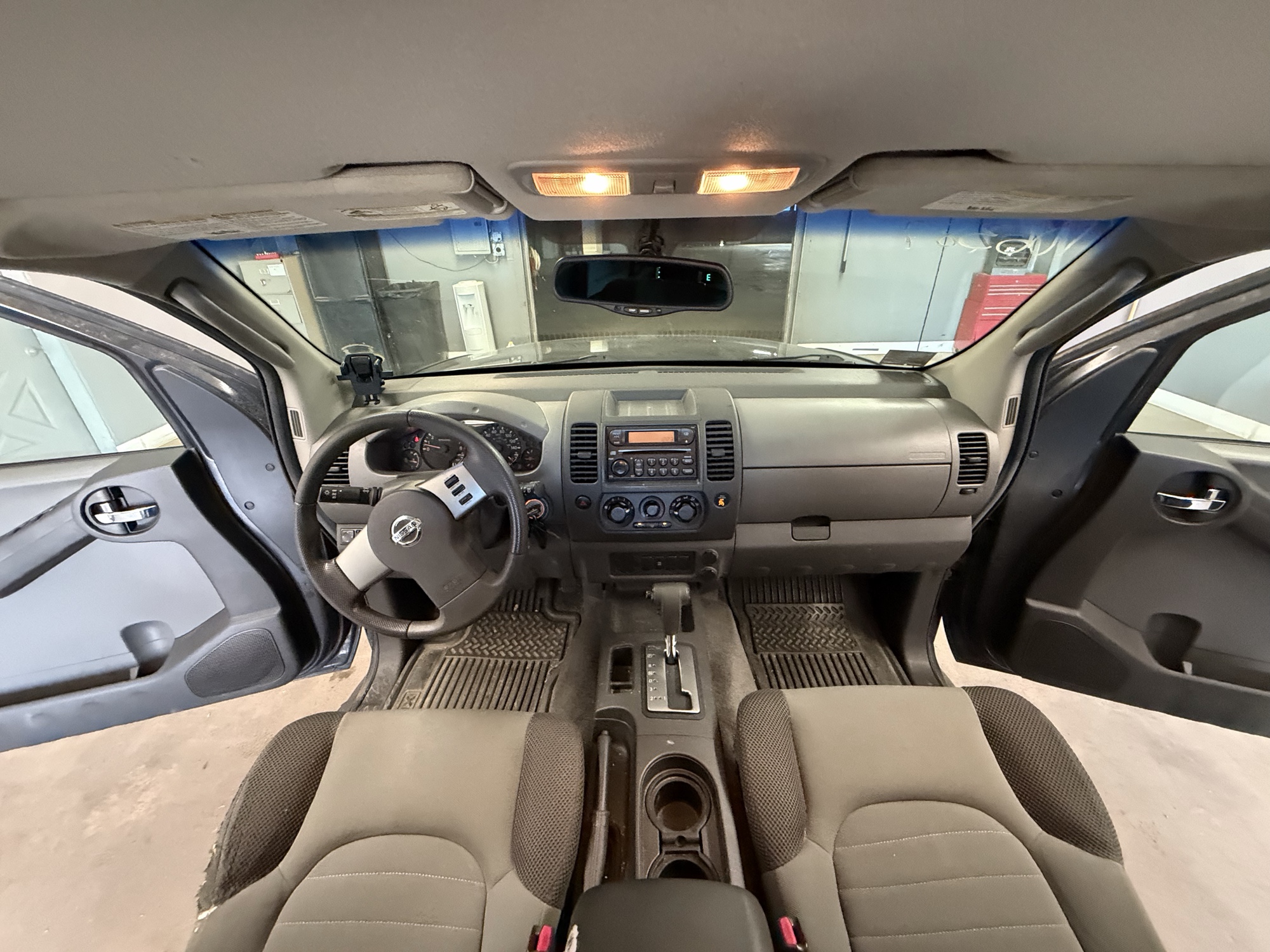 2005 nissan xterra or-2wd with 233878 miles for sale near elk-river, minnesota 106387_35_headliner_sunroof.jpg