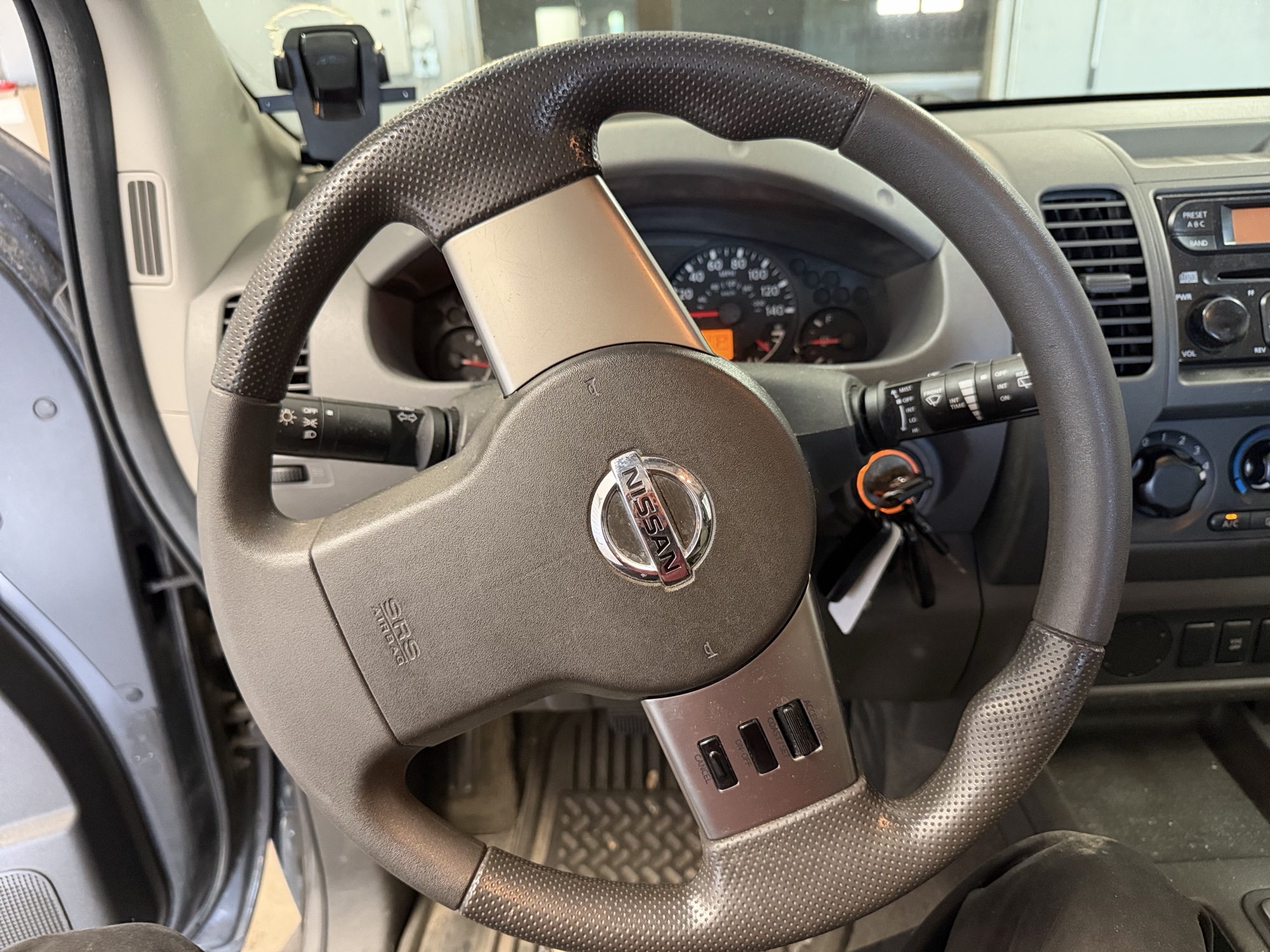 2005 nissan xterra or-2wd with 233878 miles for sale near elk-river, minnesota 106387_36_steering_wheel.jpg