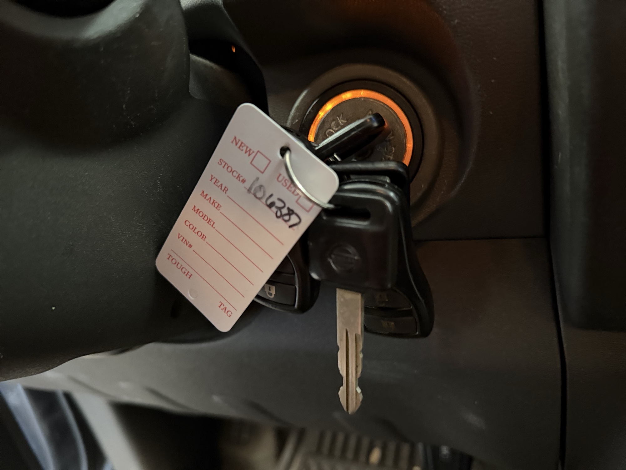 2005 nissan xterra or-2wd with 233878 miles for sale near elk-river, minnesota 106387_51_keys.jpg