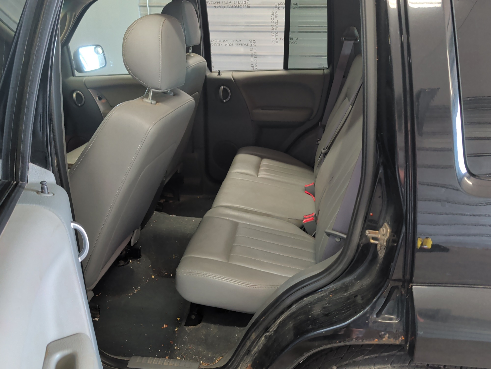 2007 jeep liberty limited-4wd with 169092 miles for sale near elk-river, minnesota 106389_24_drv_rear_seat.jpg