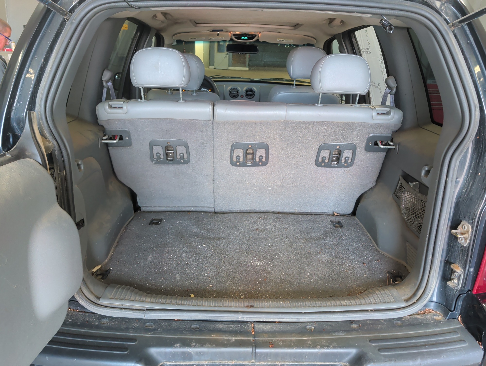 2007 jeep liberty limited-4wd with 169092 miles for sale near elk-river, minnesota 106389_26_trunk.jpg