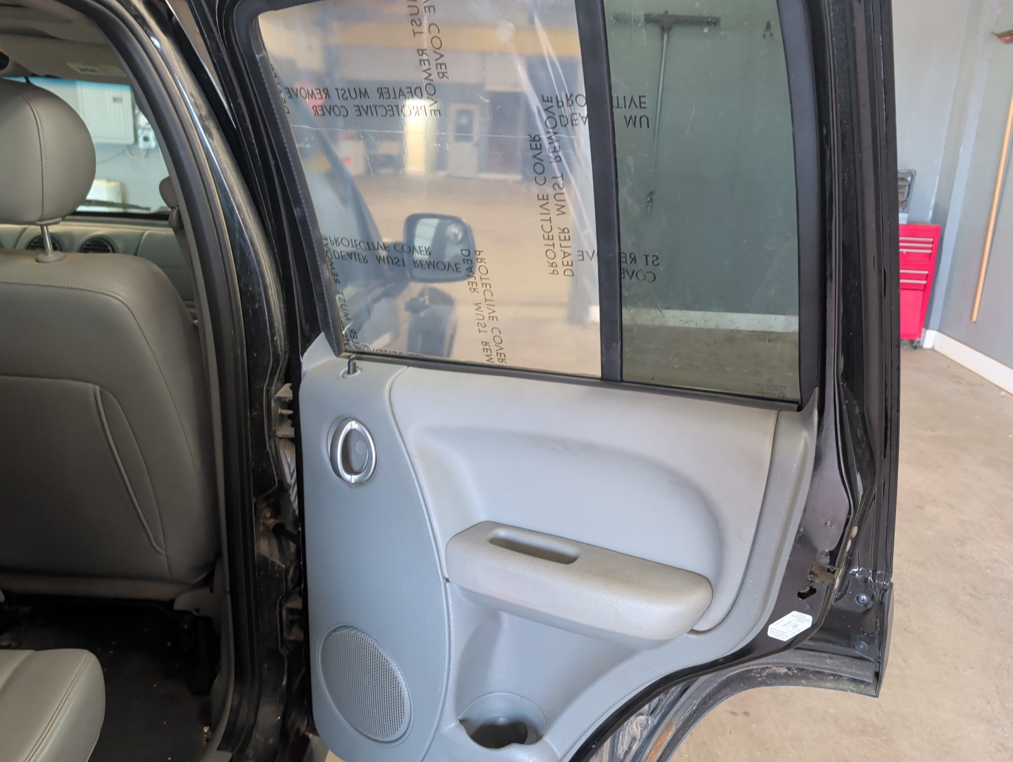2007 jeep liberty limited-4wd with 169092 miles for sale near elk-river, minnesota 106389_29_third_row_seat.jpg