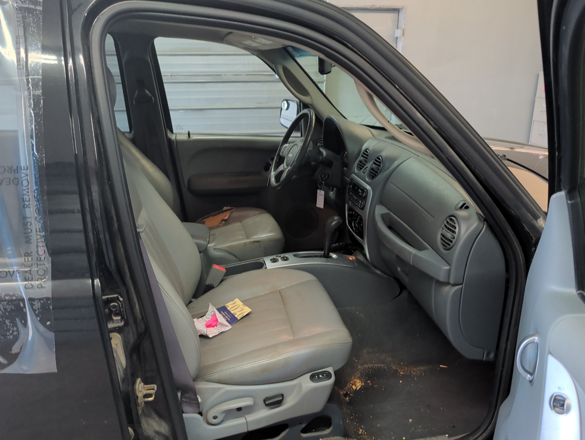 2007 jeep liberty limited-4wd with 169092 miles for sale near elk-river, minnesota 106389_30_pass_rear_door_panel.jpg