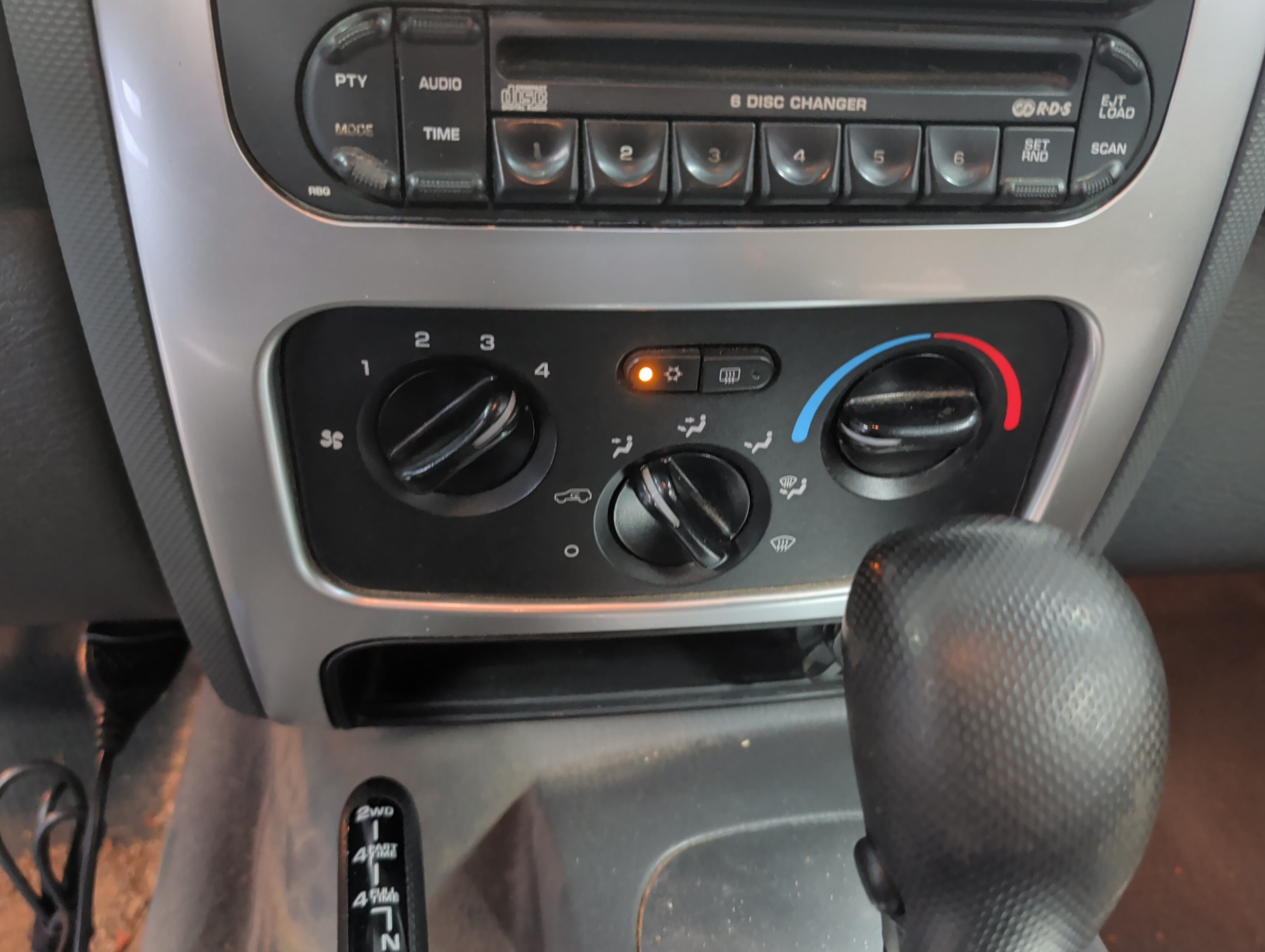 2007 jeep liberty limited-4wd with 169092 miles for sale near elk-river, minnesota 106389_40_climate_control.jpg
