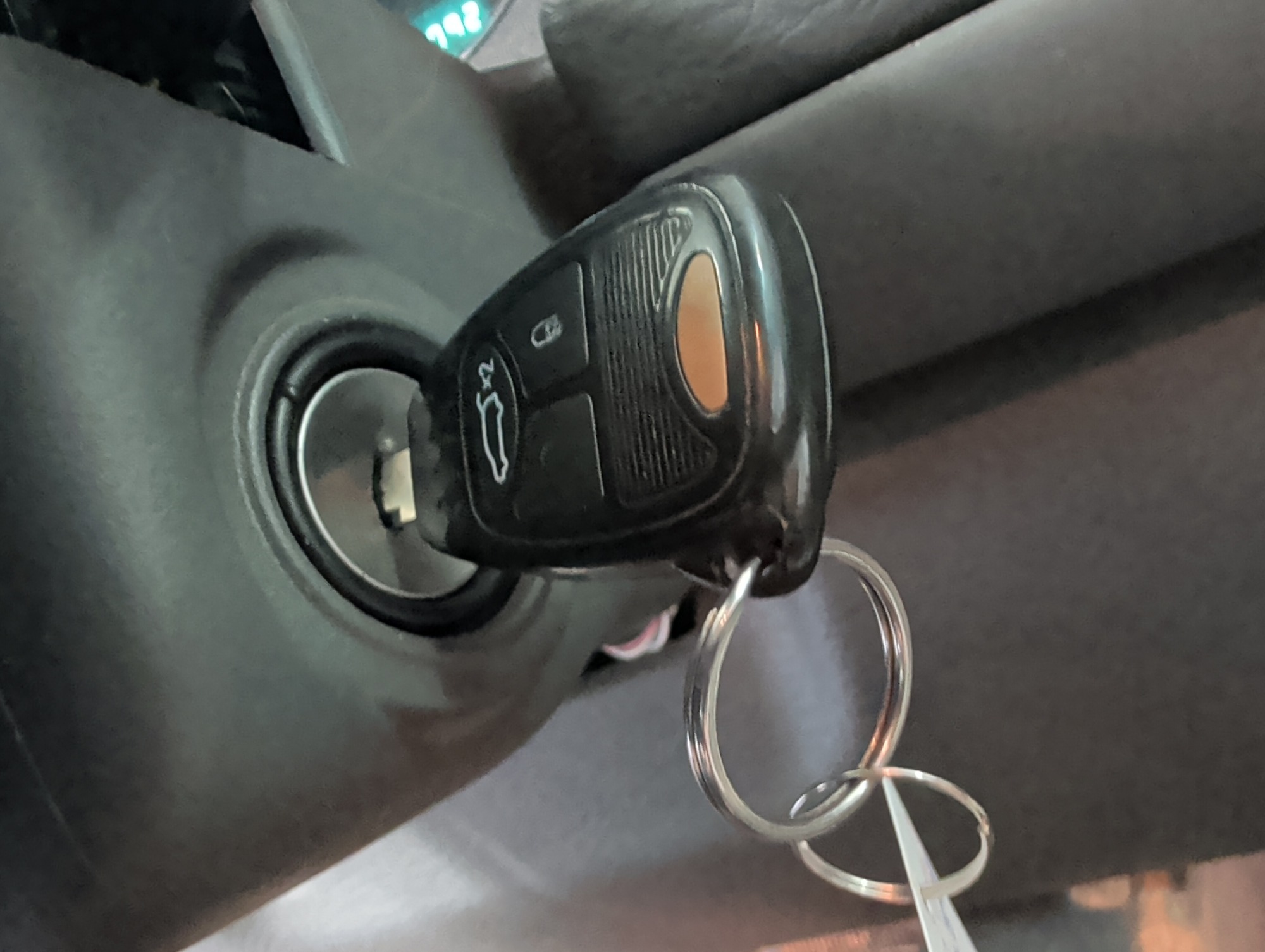 2007 jeep liberty limited-4wd with 169092 miles for sale near elk-river, minnesota 106389_51_keys.jpg