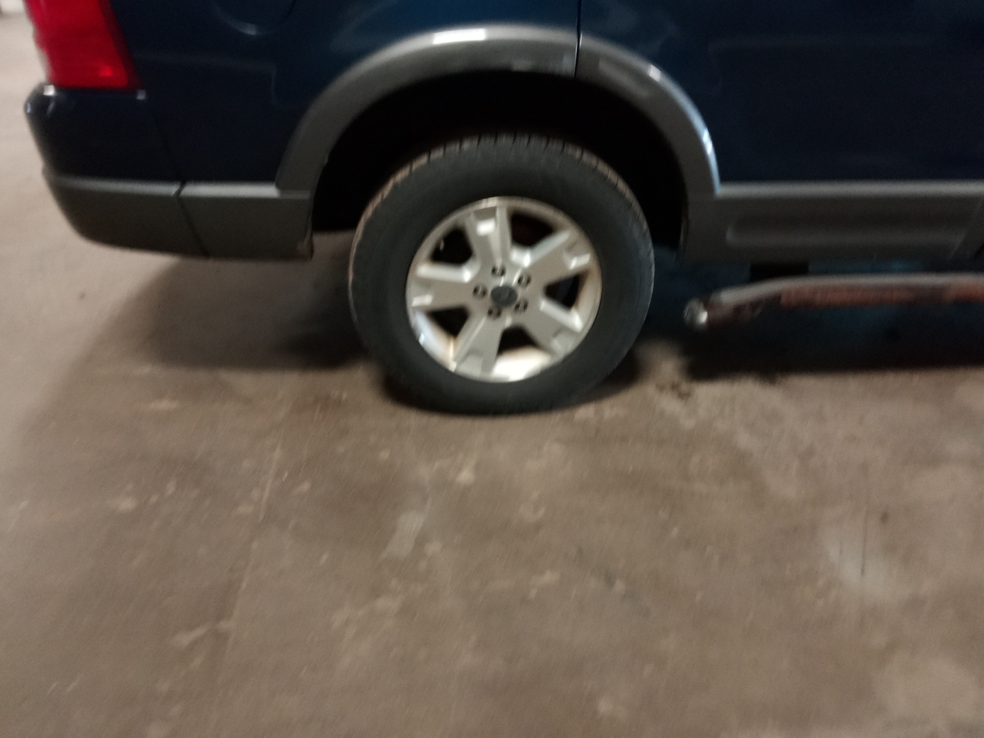 2005 ford explorer xlt-4.6l-4wd with 245386 miles for sale near elk-river, minnesota 106390_14_rear_pass_wheel.jpg