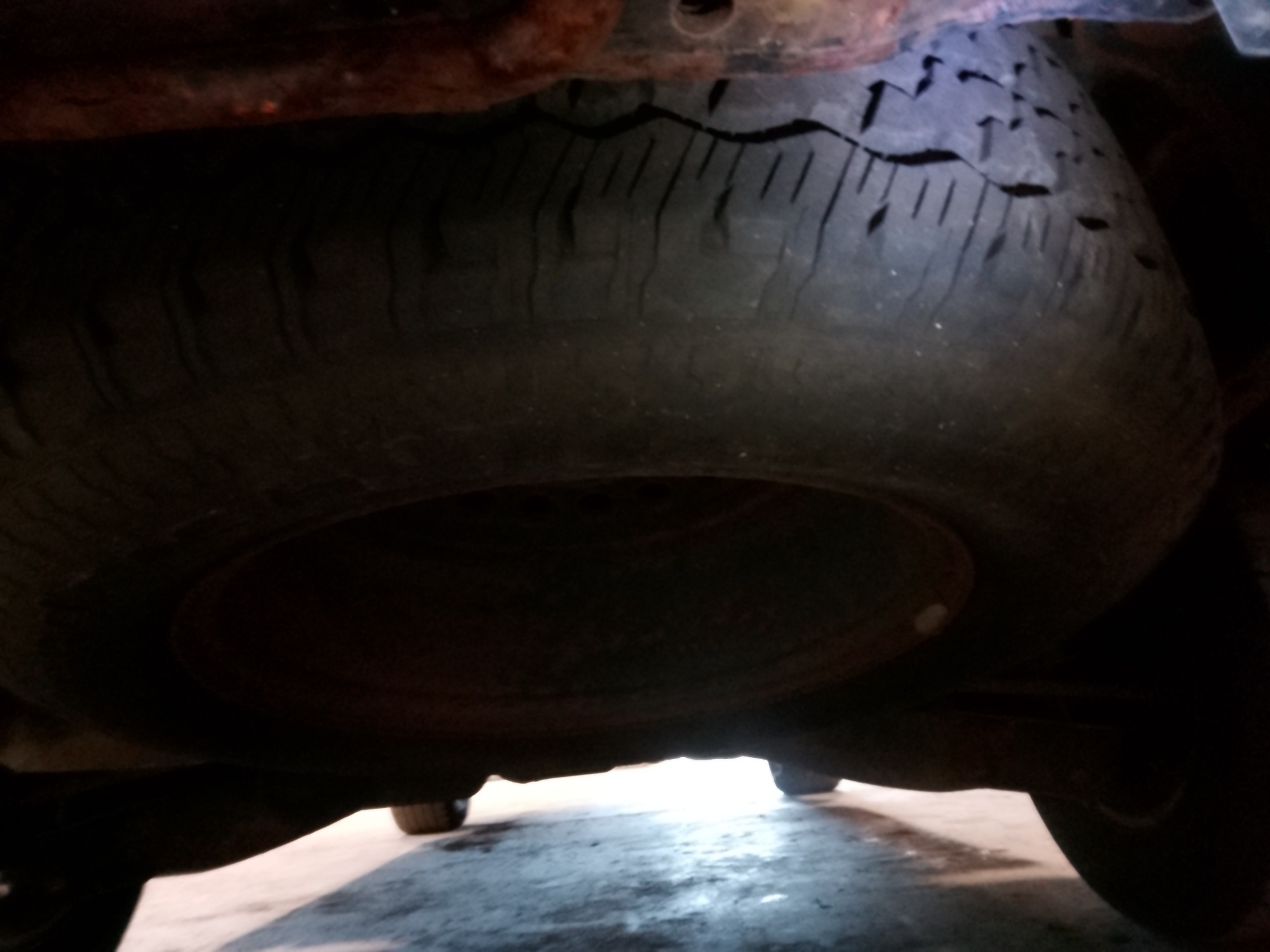 2005 ford explorer xlt-4.6l-4wd with 245386 miles for sale near elk-river, minnesota 106390_27_spare_tire.jpg