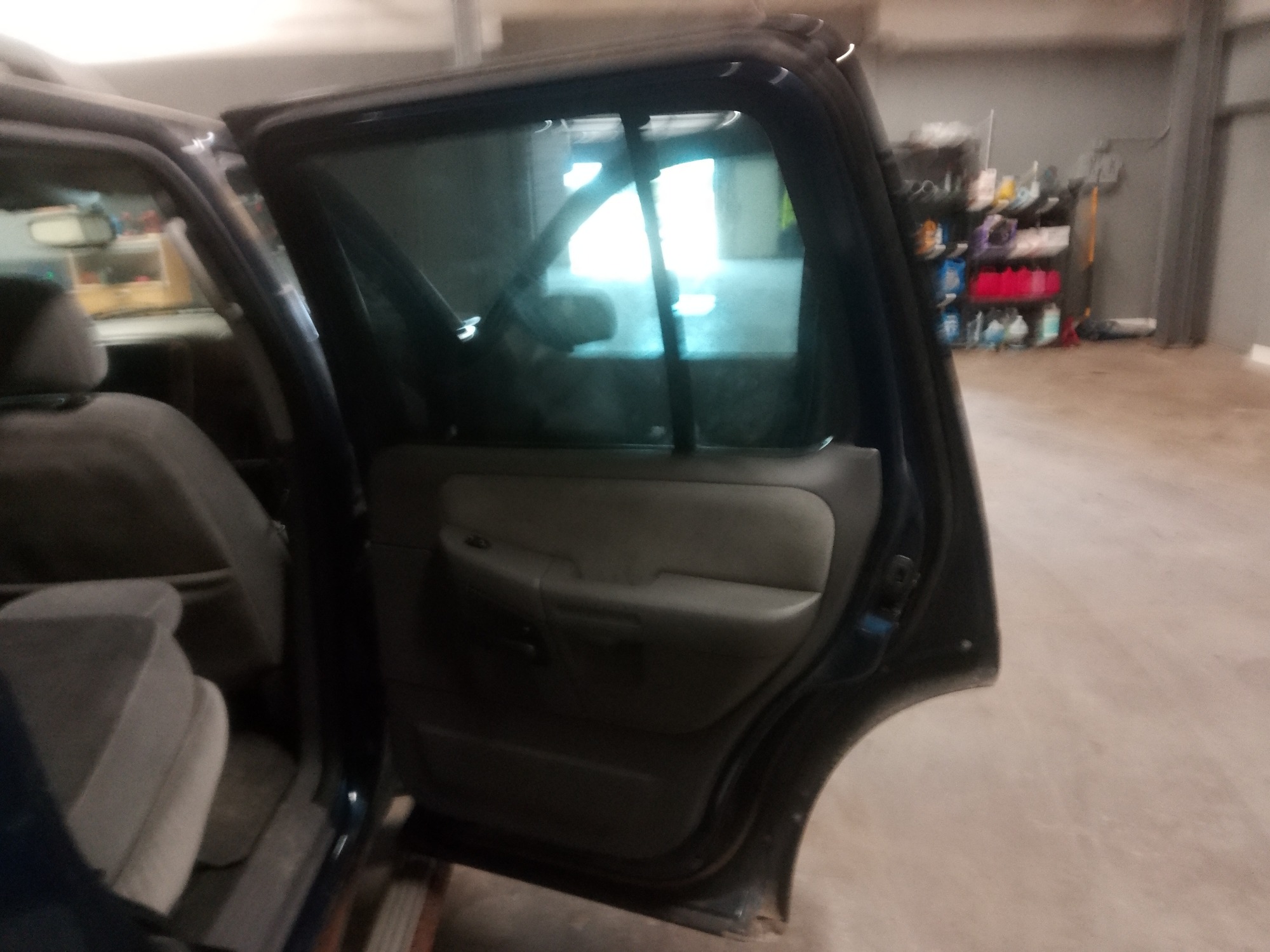 2005 ford explorer xlt-4.6l-4wd with 245386 miles for sale near elk-river, minnesota 106390_30_pass_rear_door_panel.jpg
