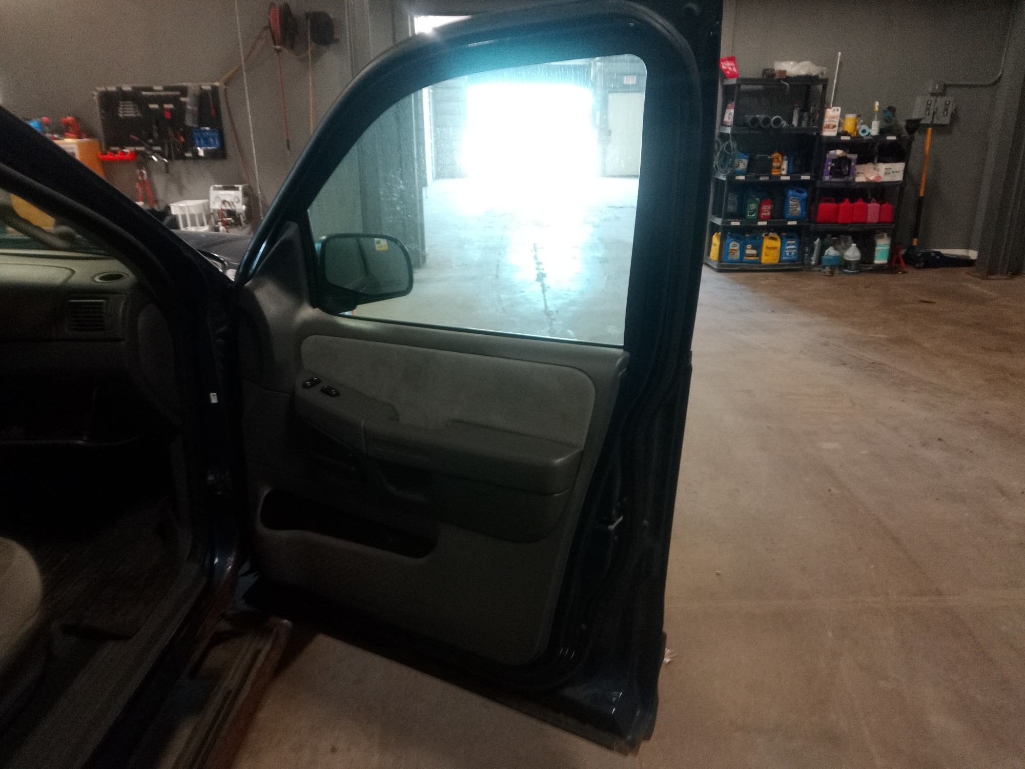 2005 ford explorer xlt-4.6l-4wd with 245386 miles for sale near elk-river, minnesota 106390_32_passenger_door_panel.jpg