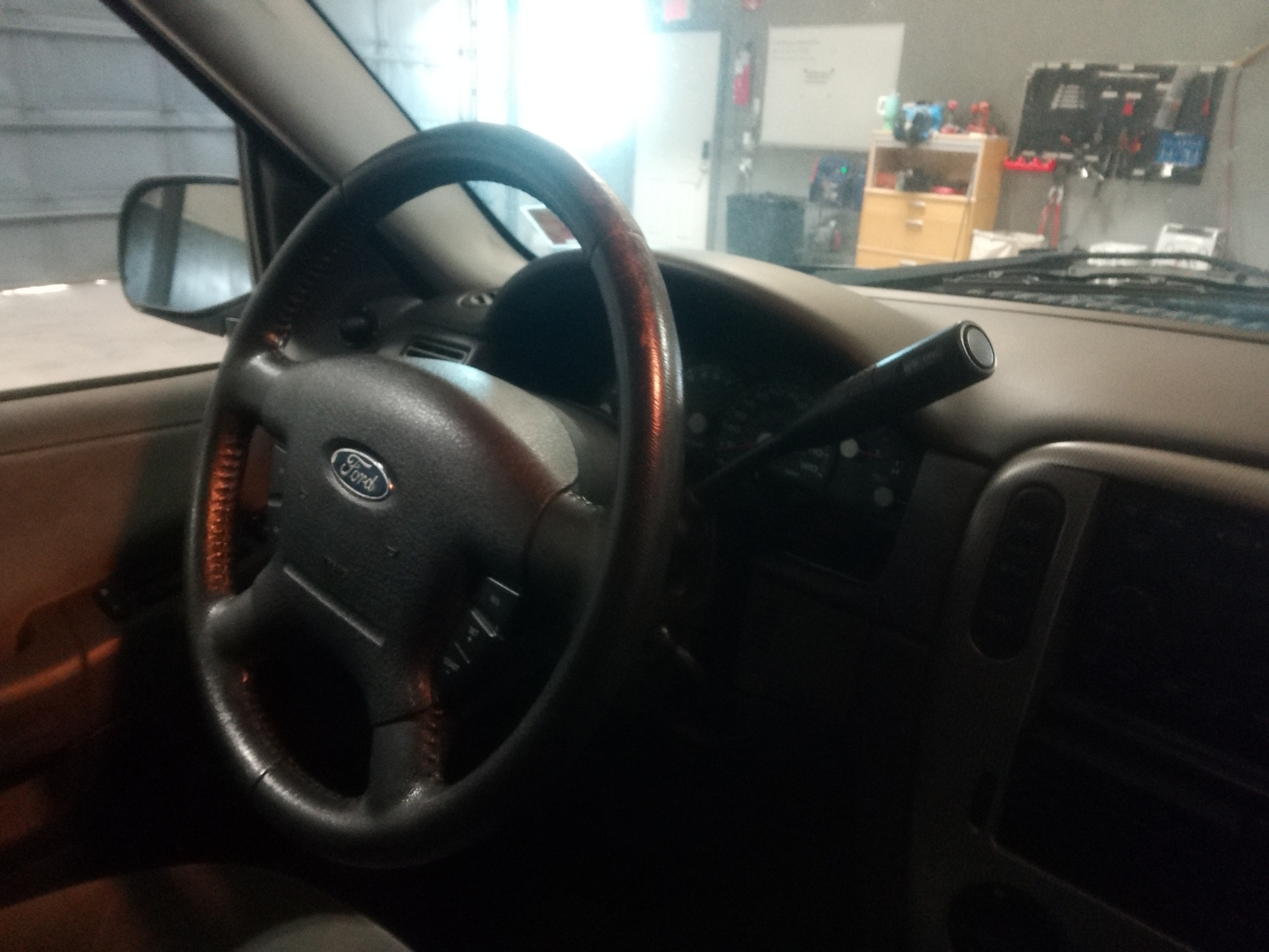 2005 ford explorer xlt-4.6l-4wd with 245386 miles for sale near elk-river, minnesota 106390_36_steering_wheel.jpg