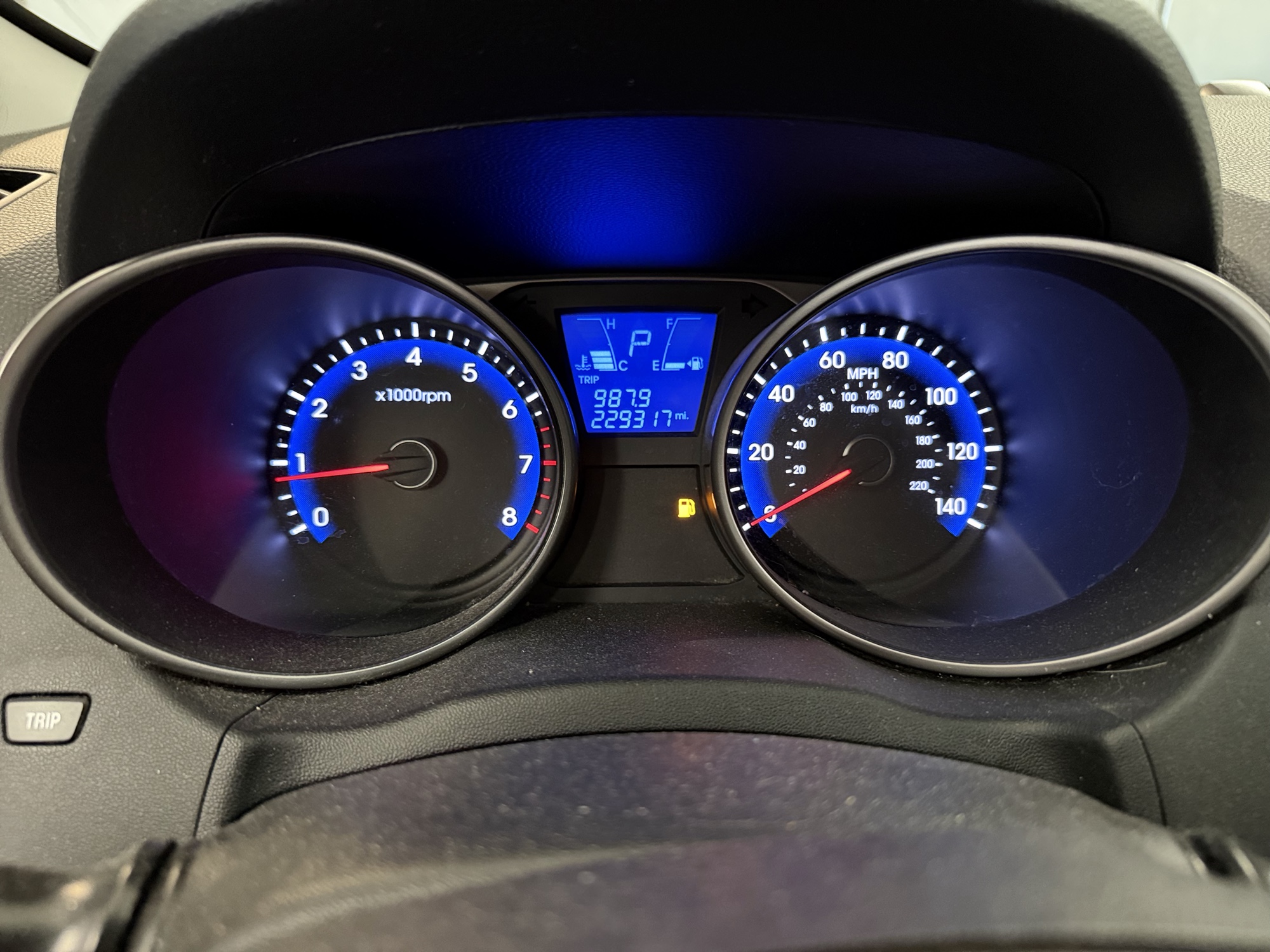 2010 hyundai tucson limited-2wd with 229317 miles for sale near elk-river, minnesota 106392_43_gauge_cluster.jpg