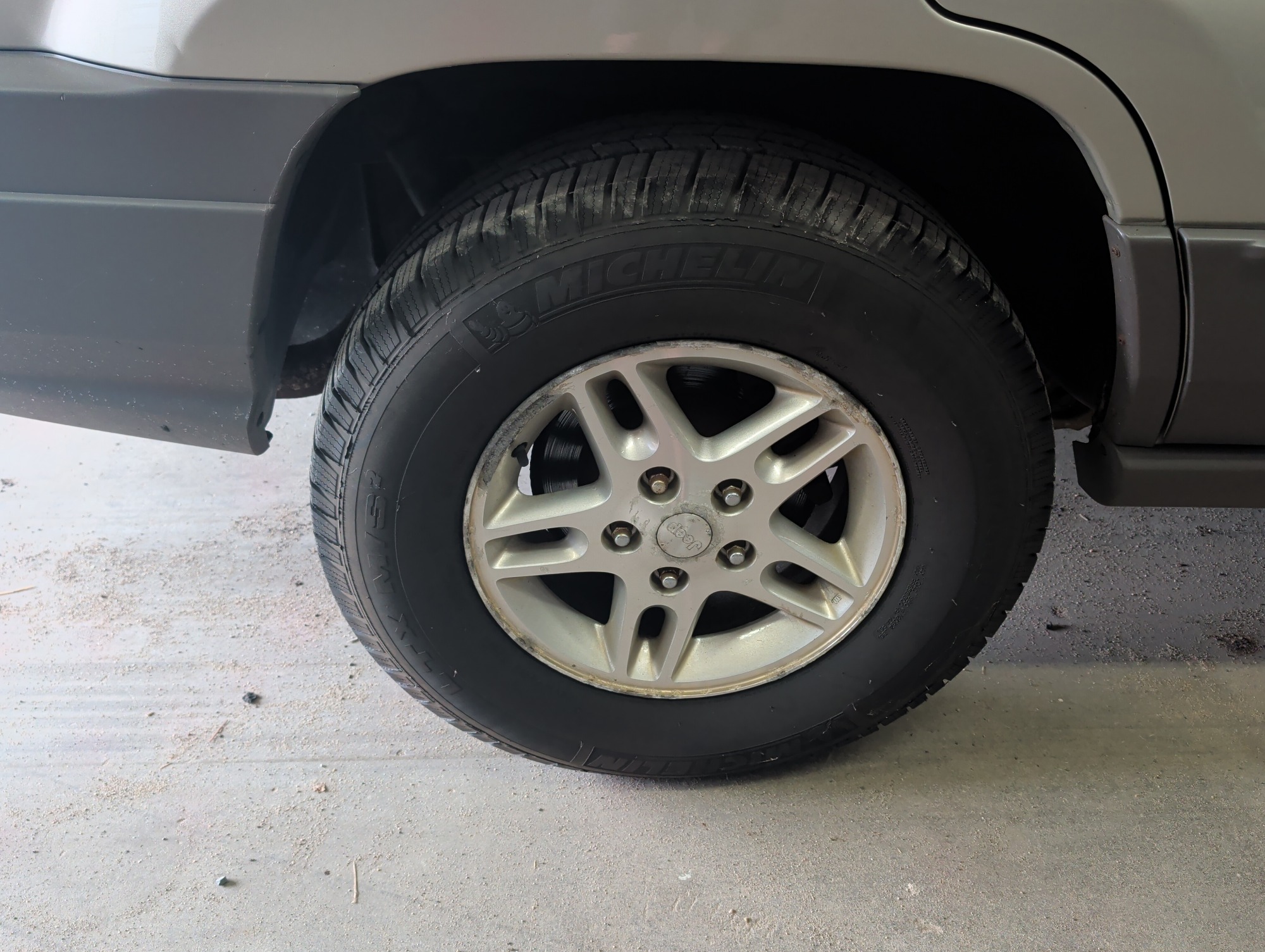 2003 jeep grand-cherokee laredo-4wd with 126243 miles for sale near elk-river, minnesota 106393_14_rear_pass_wheel.jpg