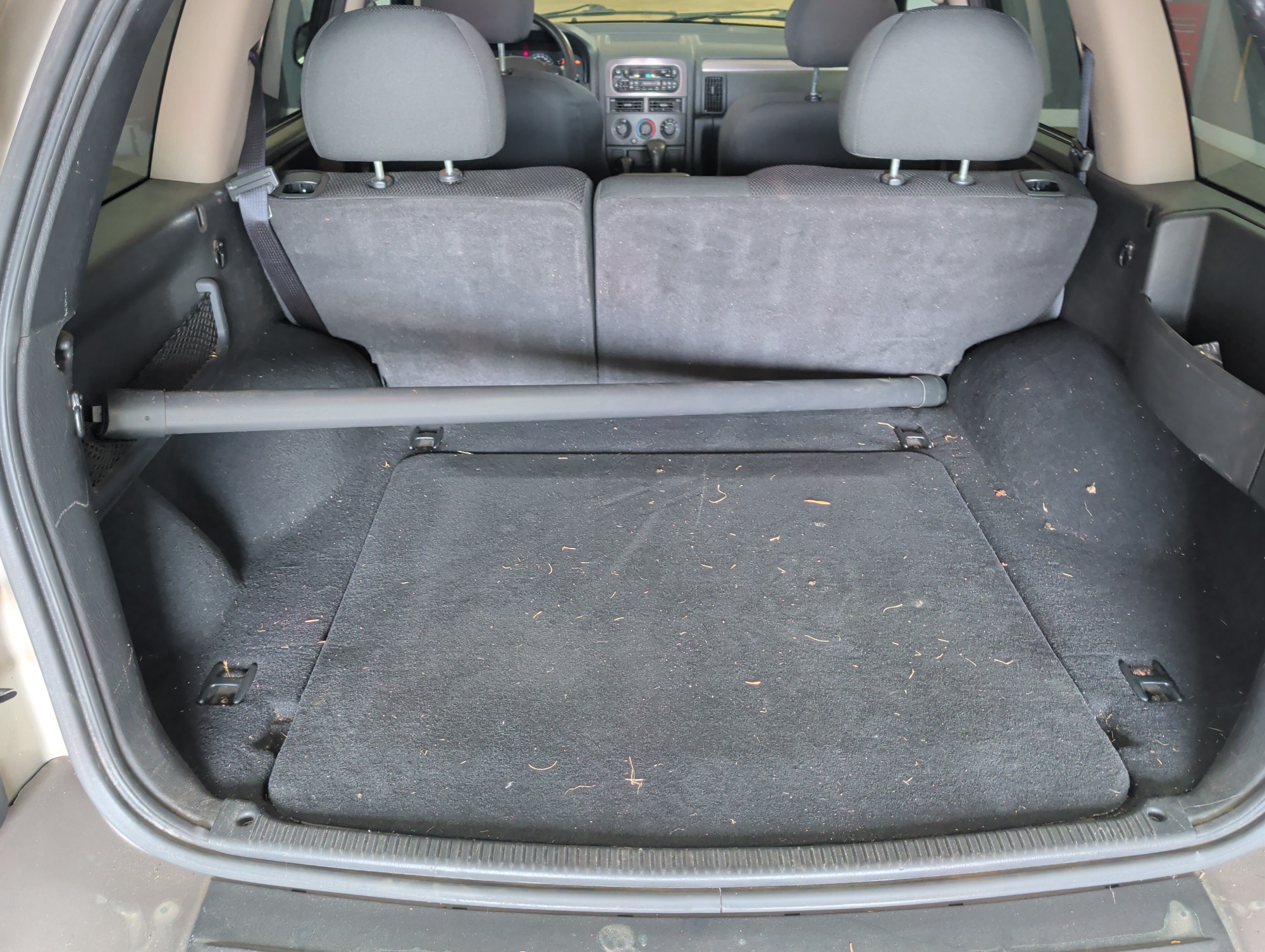2003 jeep grand-cherokee laredo-4wd with 126243 miles for sale near elk-river, minnesota 106393_26_trunk.jpg
