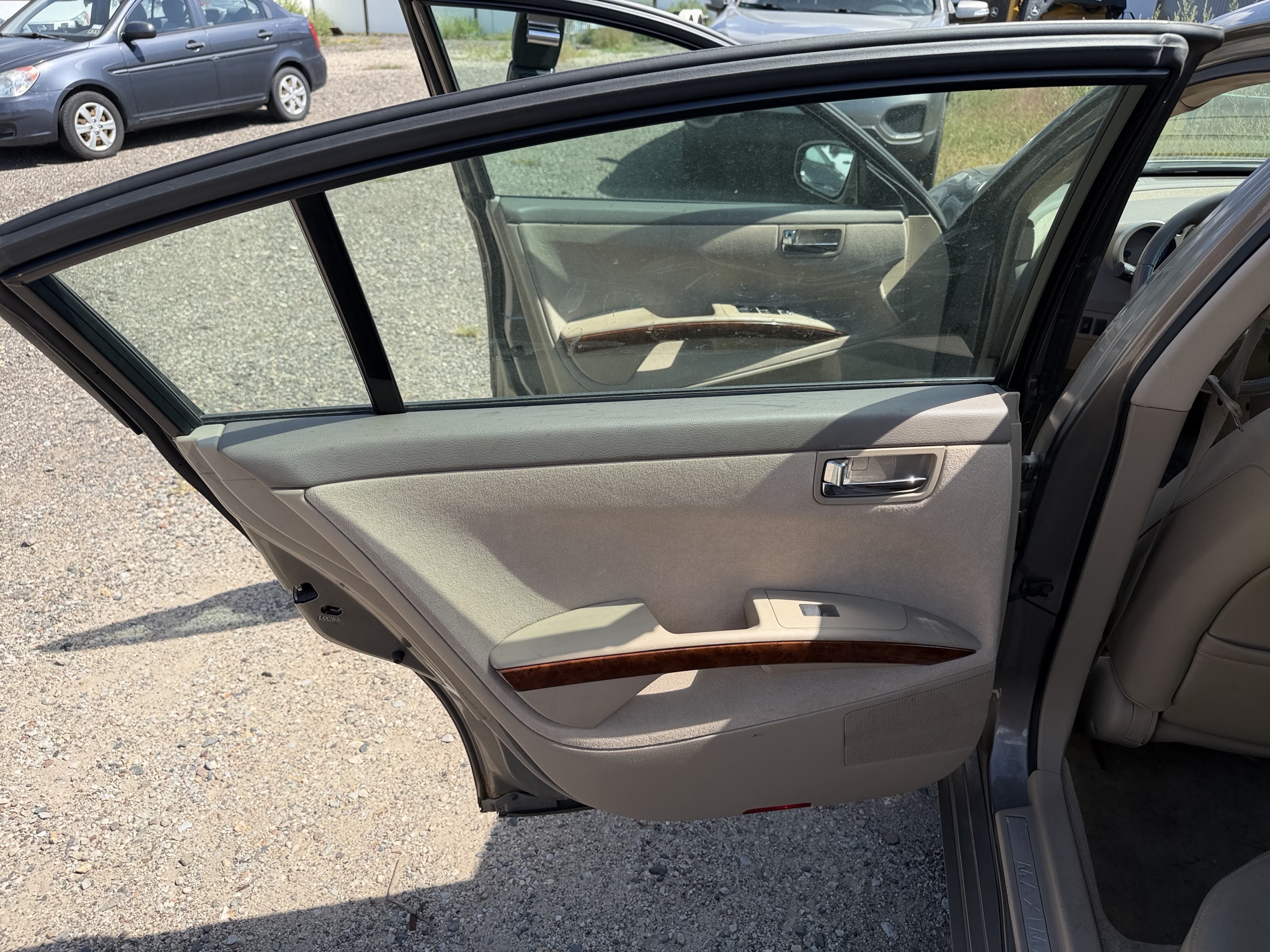2006 nissan maxima se with 134407 miles for sale near elk-river, minnesota 106396_25_drv_rear_door_panel.jpg