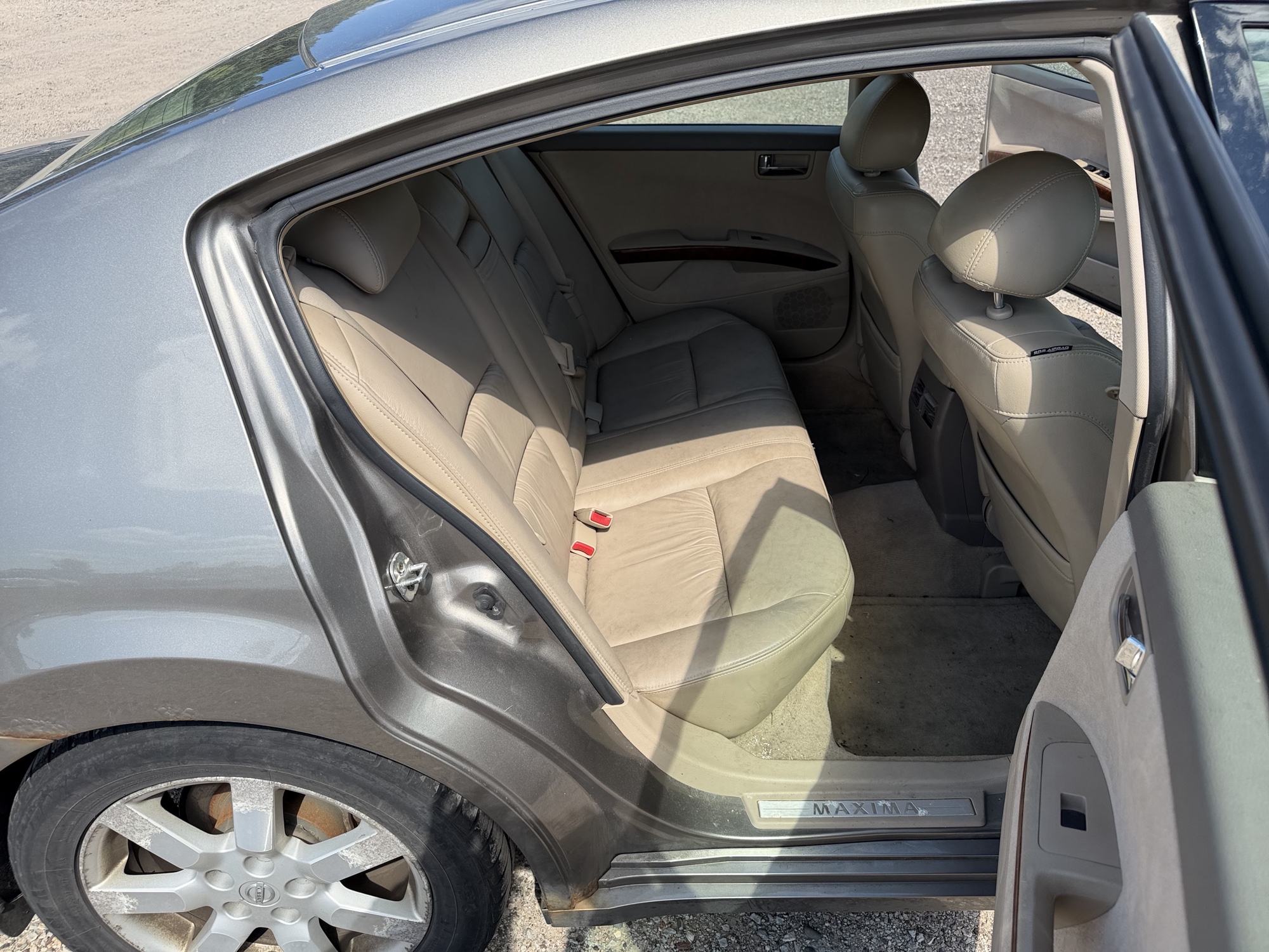2006 nissan maxima se with 134407 miles for sale near elk-river, minnesota 106396_28_pass_rear_seat.jpg
