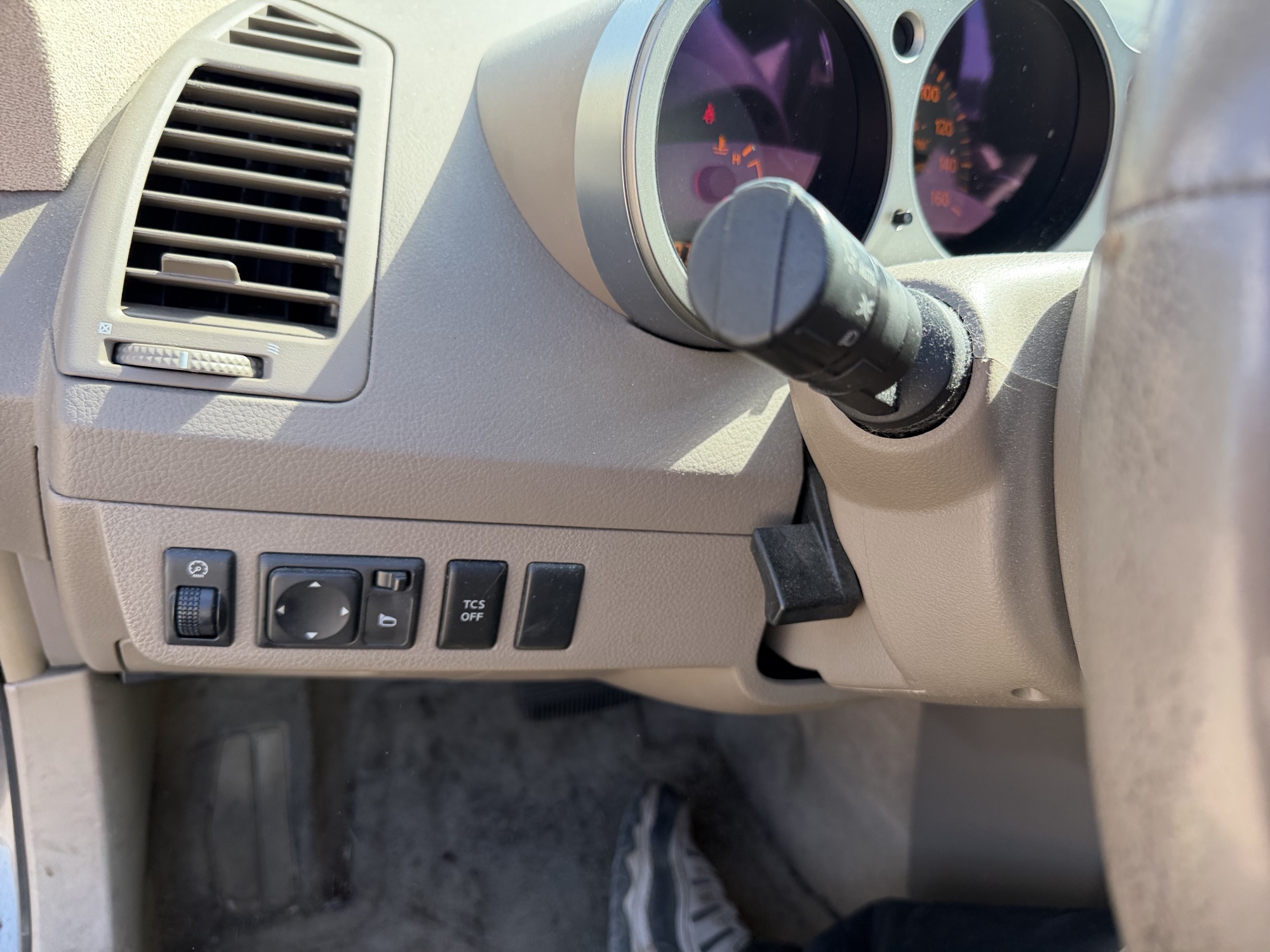 2006 nissan maxima se with 134407 miles for sale near elk-river, minnesota 106396_37_left_of_steering_wheel.jpg