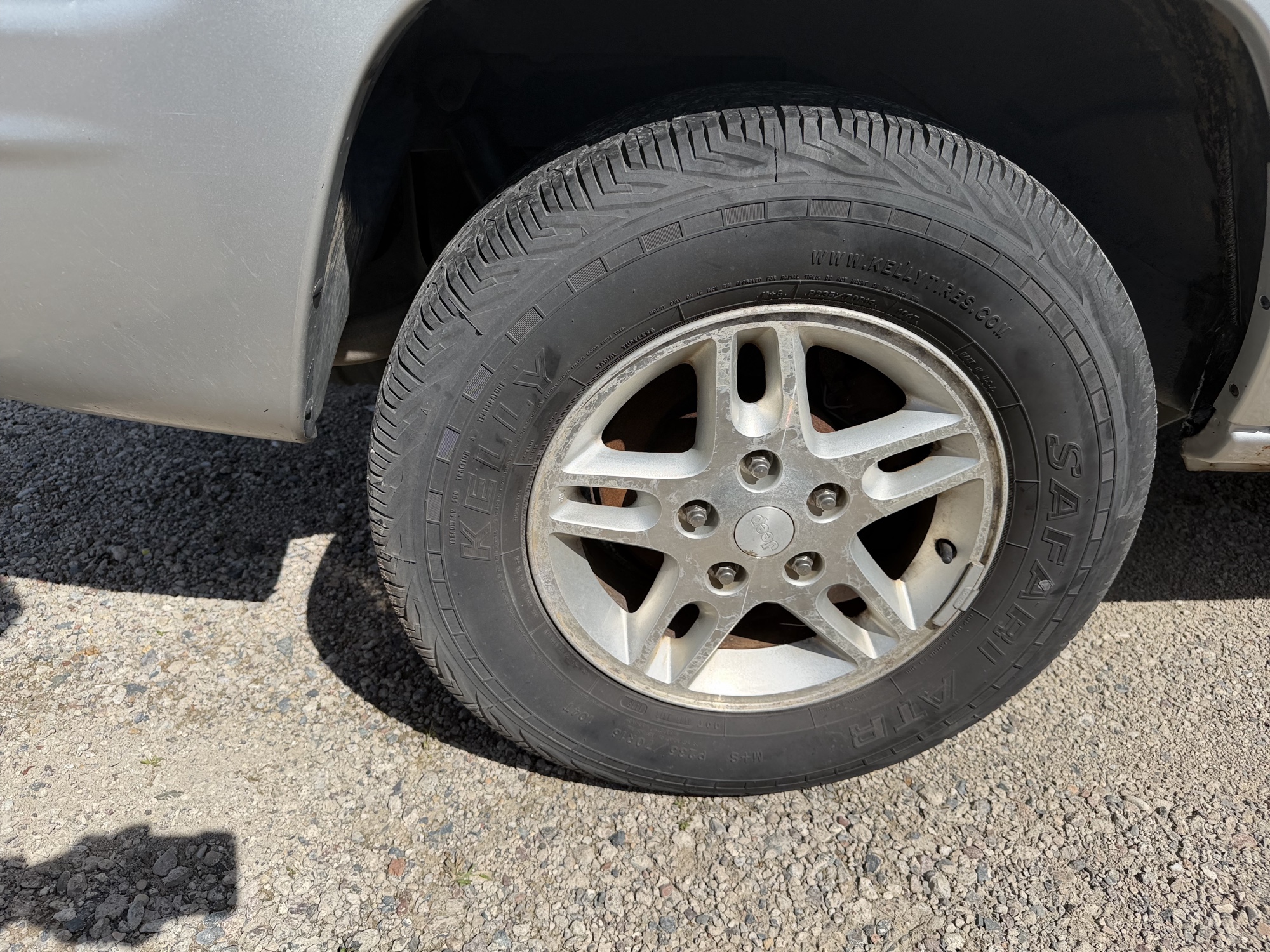 2004 jeep grand-cherokee laredo-2wd with 138807 miles for sale near elk-river, minnesota 106397_14_rear_pass_wheel.jpg