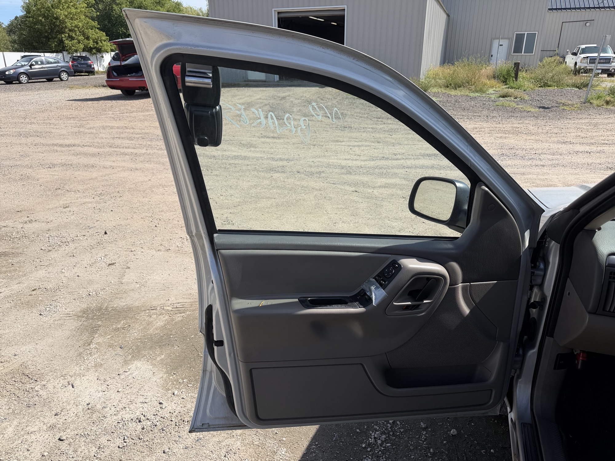 2004 jeep grand-cherokee laredo-2wd with 138807 miles for sale near elk-river, minnesota 106397_22_driver_seat.jpg