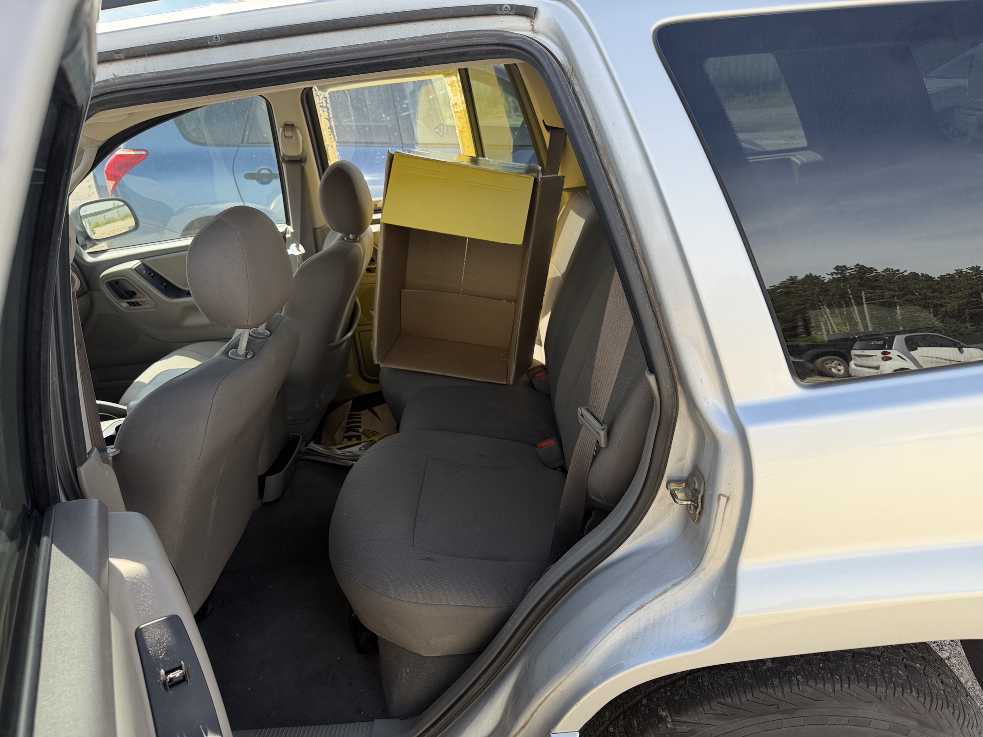 2004 jeep grand-cherokee laredo-2wd with 138807 miles for sale near elk-river, minnesota 106397_23_driver_door_panel.jpg