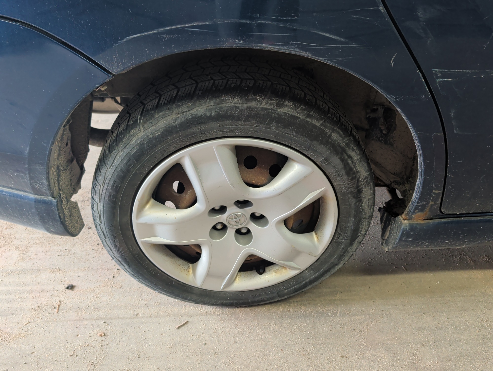 2005 toyota matrix xr-2wd with 144833 miles for sale near elk-river, minnesota 106398_14_rear_pass_wheel.jpg