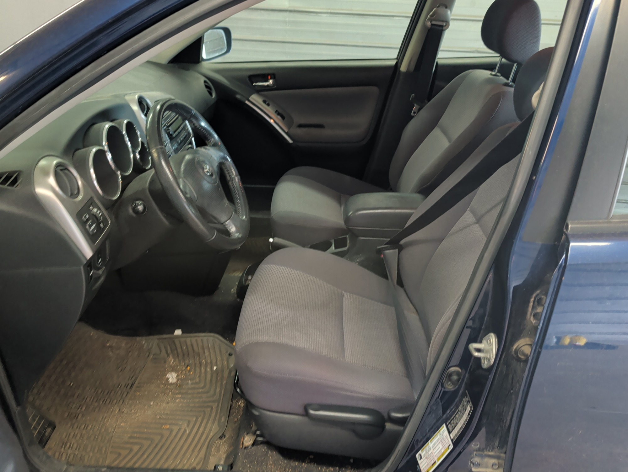 2005 toyota matrix xr-2wd with 144833 miles for sale near elk-river, minnesota 106398_22_driver_seat.jpg