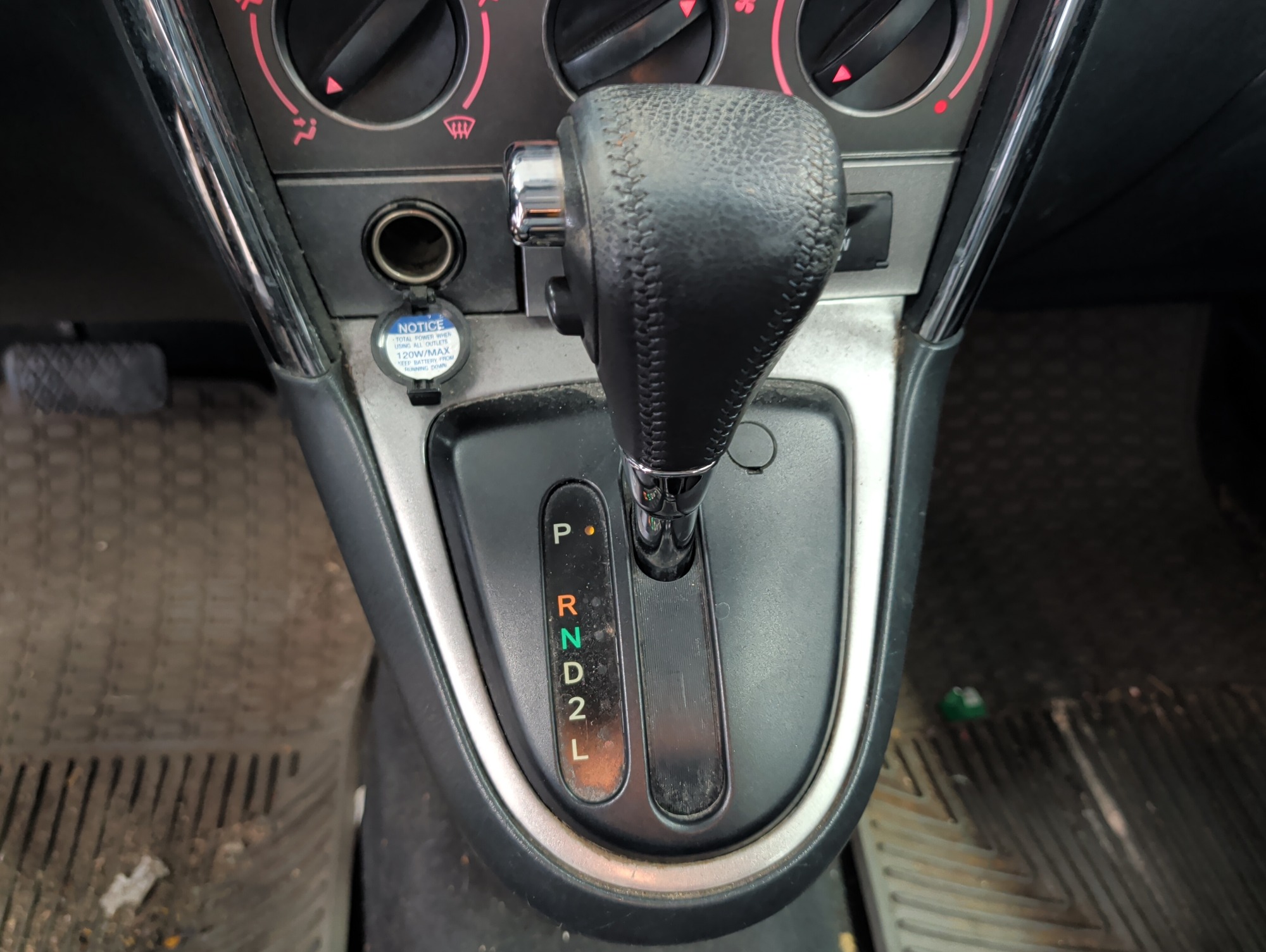 2005 toyota matrix xr-2wd with 144833 miles for sale near elk-river, minnesota 106398_41_shifter.jpg