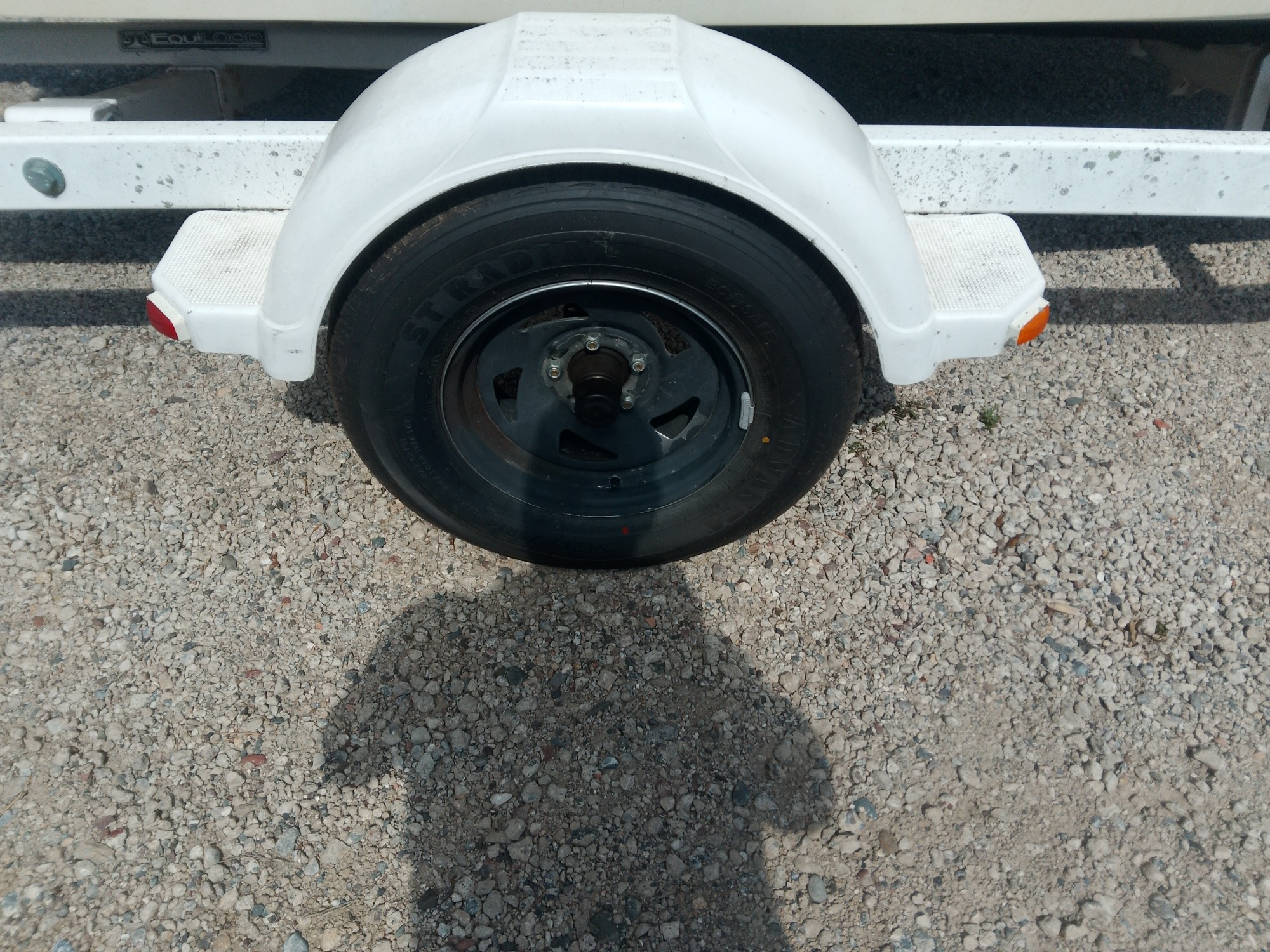 2002 chapparal 183 for sale near elk-river, minnesota 106401_13_rear_drv_wheel.jpg