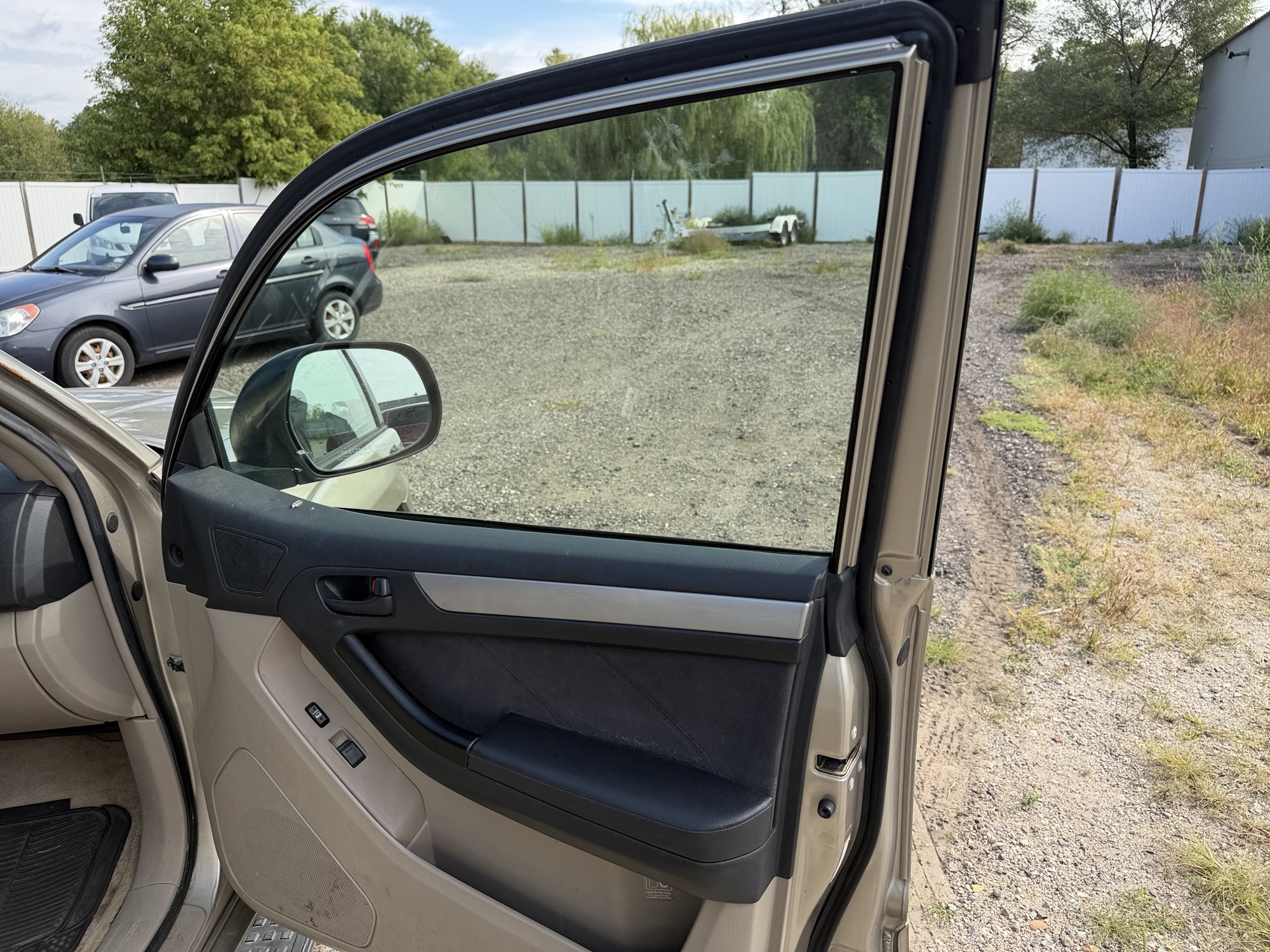 2005 toyota 4runner sport-edition-v6-4wd with 115448 miles for sale near elk-river, minnesota 106402_32_passenger_door_panel.jpg