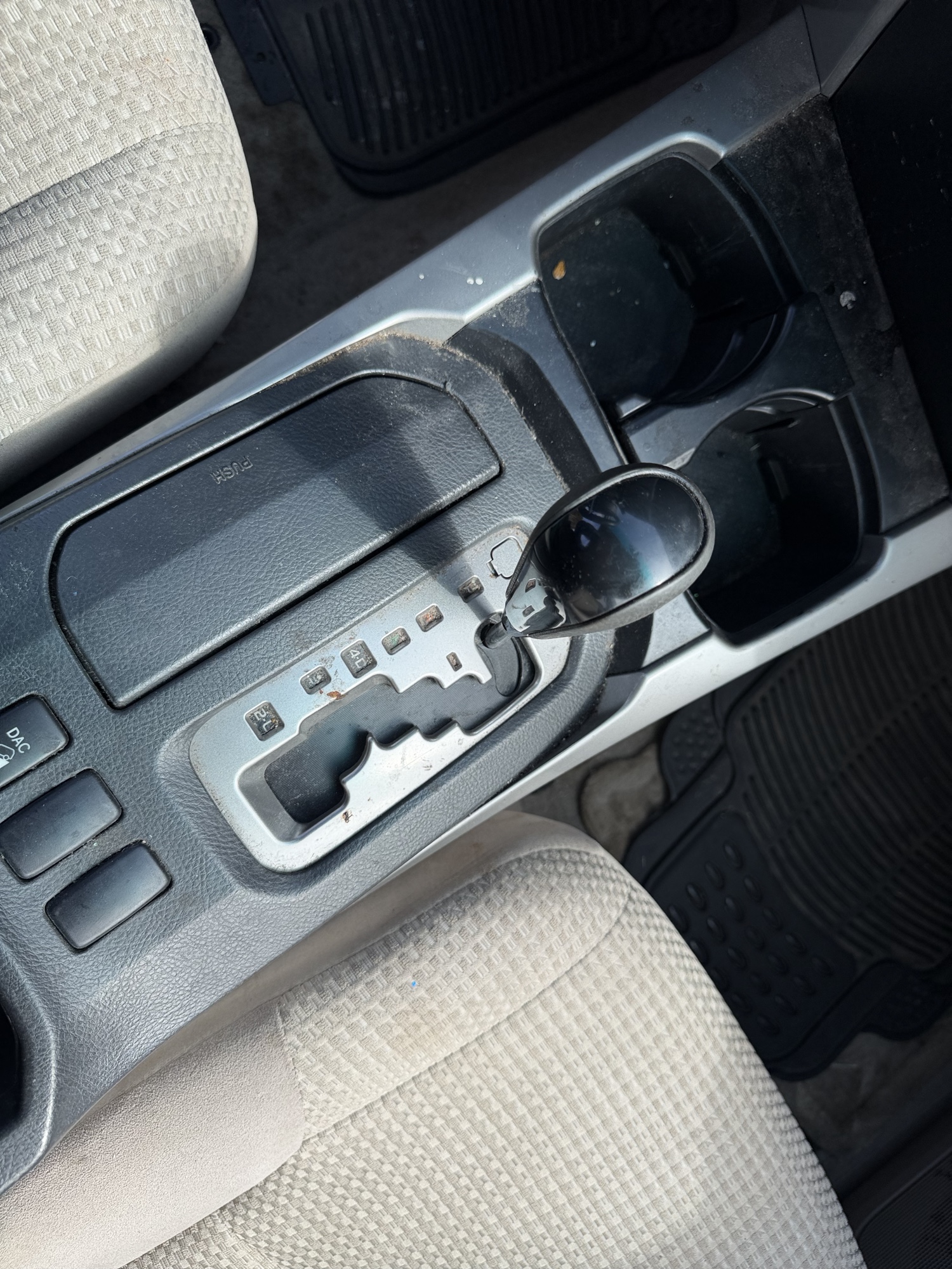 2005 toyota 4runner sport-edition-v6-4wd with 115448 miles for sale near elk-river, minnesota 106402_41_shifter.jpg