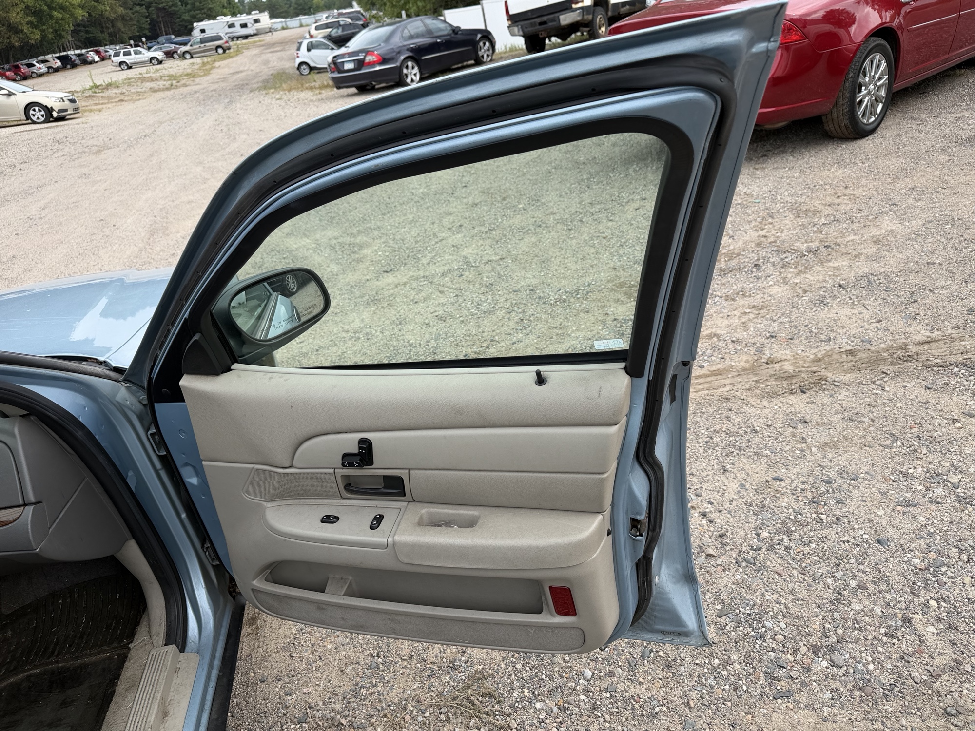 2007 ford crown-victoria lx with 175864 miles for sale near elk-river, minnesota 106403_32_passenger_door_panel.jpg