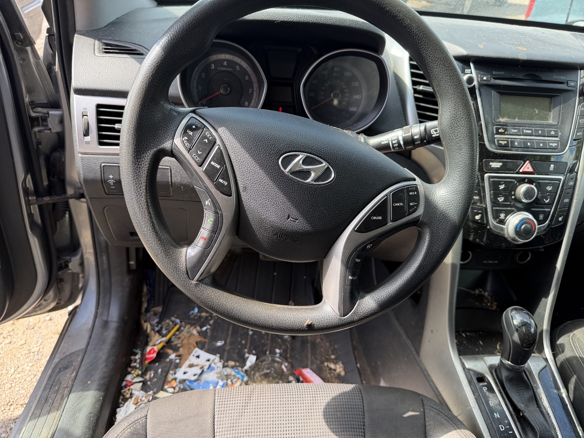 2014 hyundai elantra-gt a-t with 139751 miles for sale near elk-river, minnesota 106404_36_steering_wheel.jpg