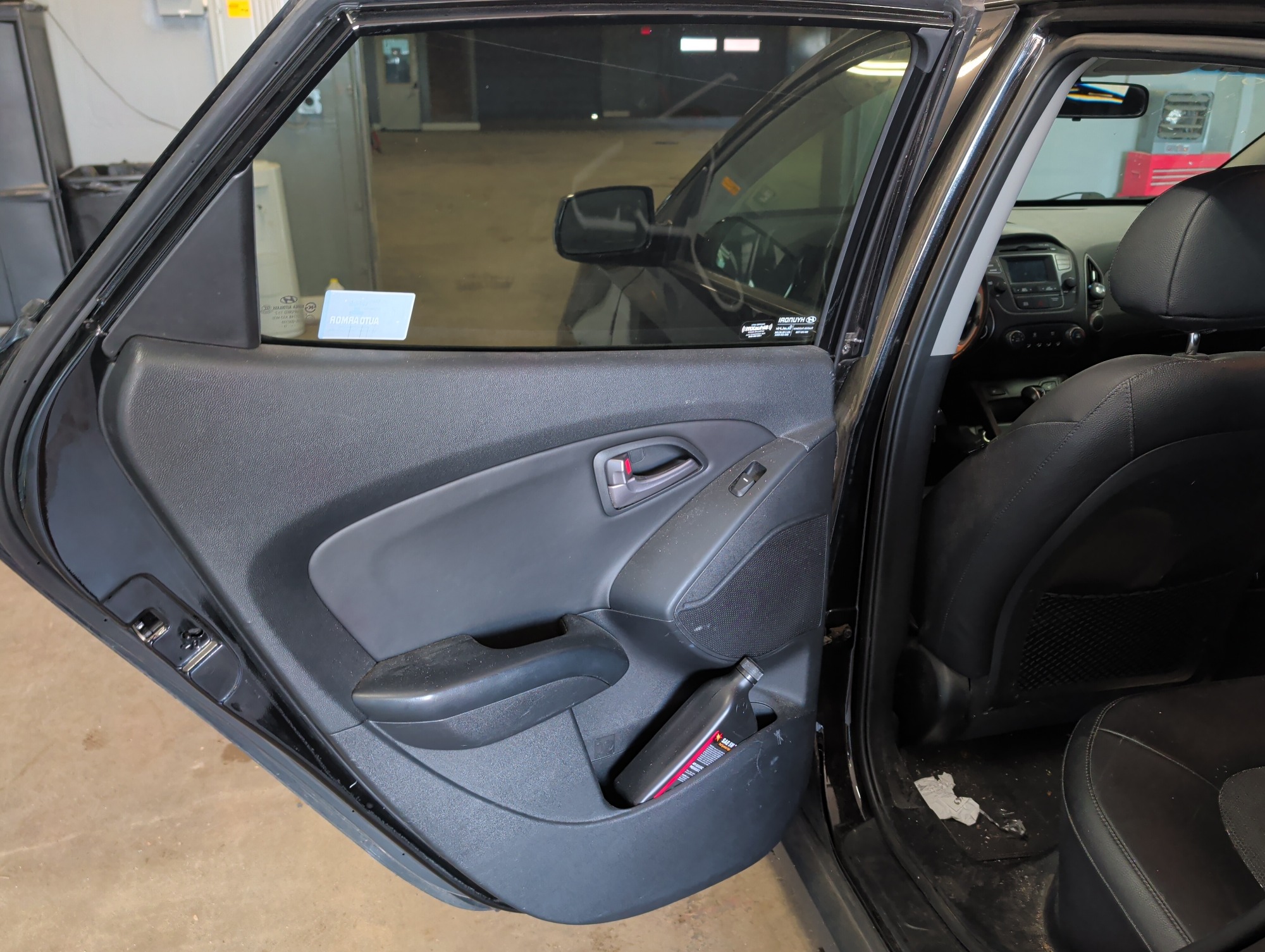 2014 hyundai tucson gls-awd with 194581 miles for sale near elk-river, minnesota 106405_25_drv_rear_door_panel.jpg