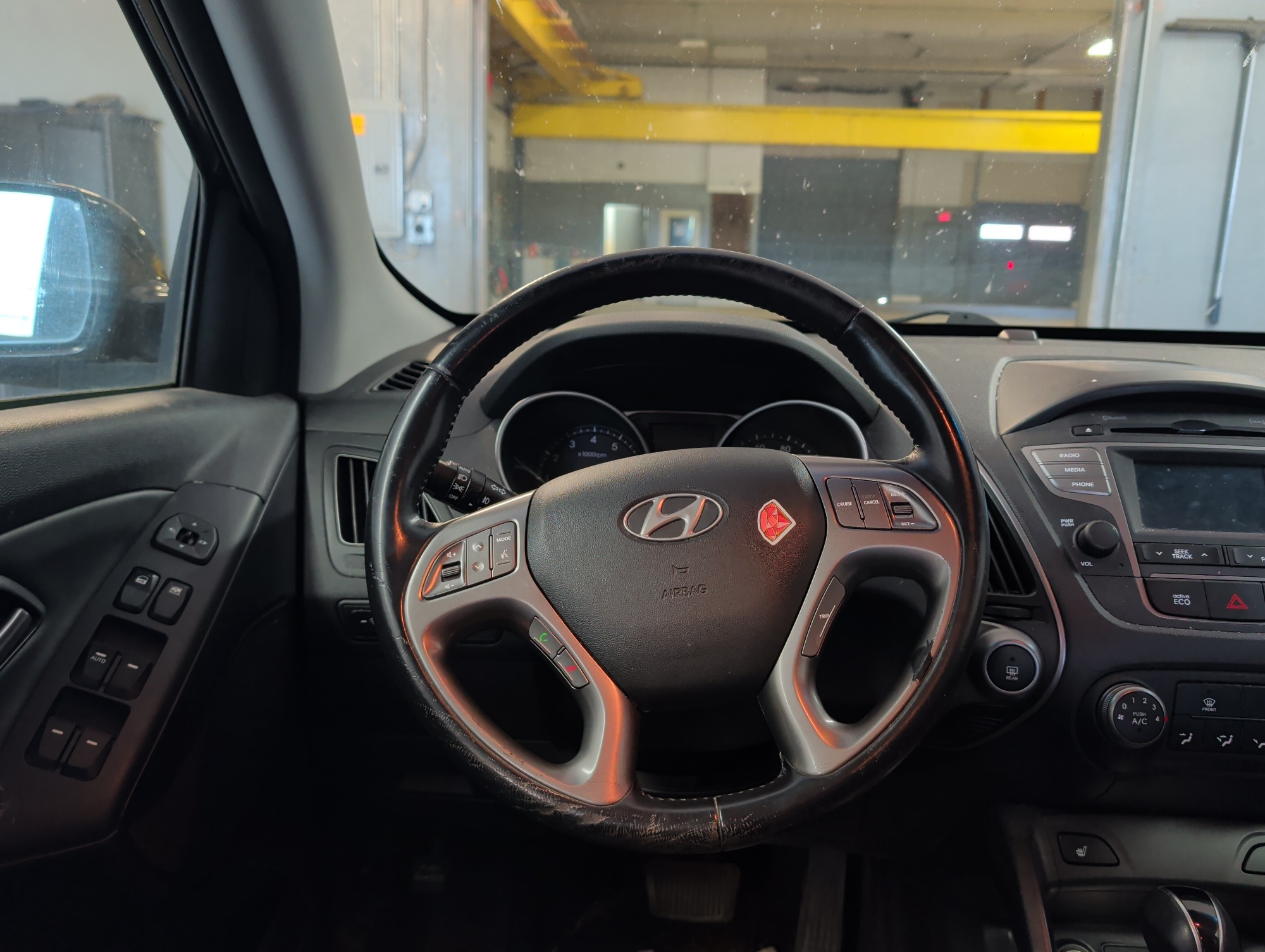2014 hyundai tucson gls-awd with 194581 miles for sale near elk-river, minnesota 106405_33_dash_from_driver.jpg