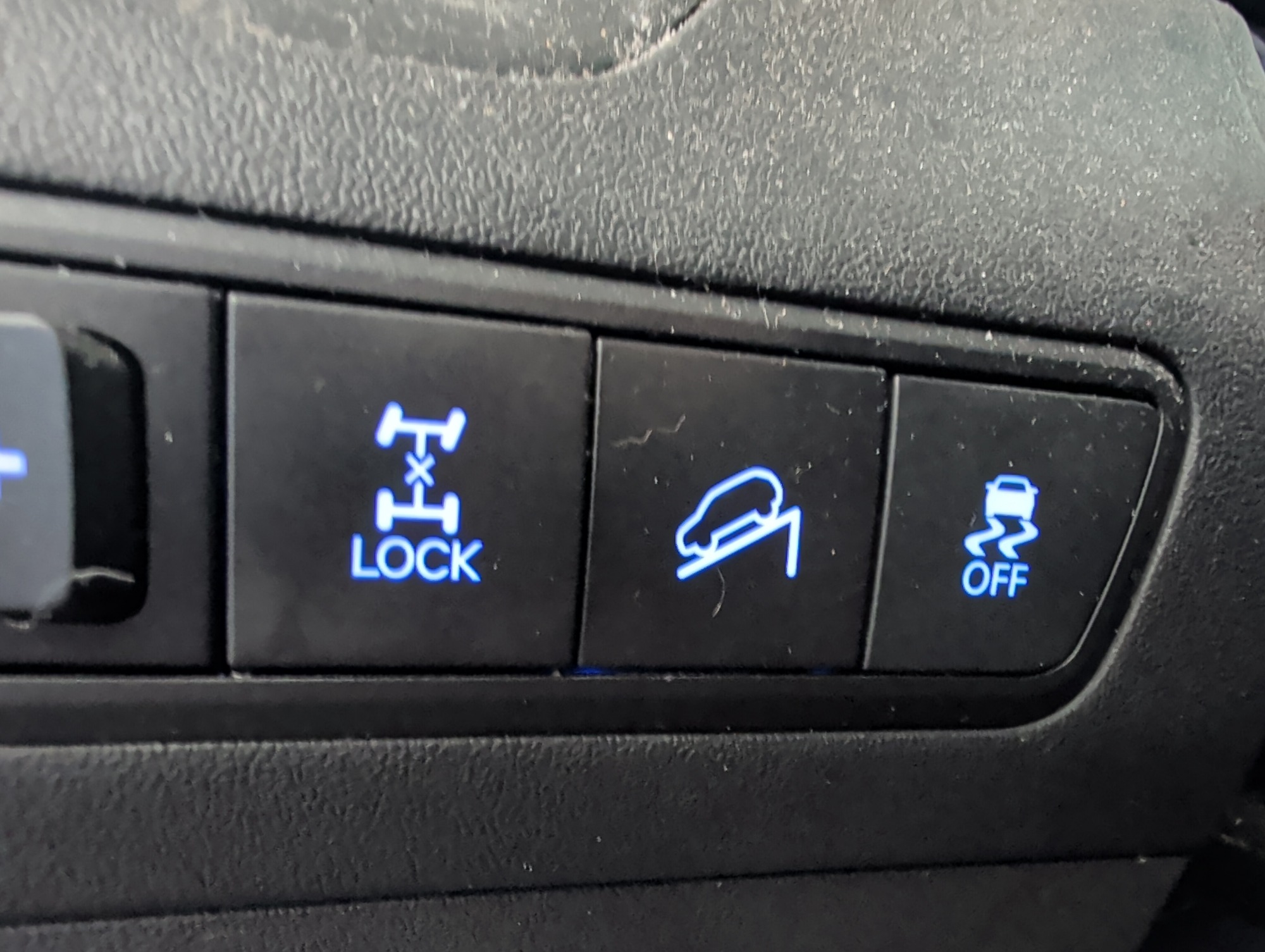 2014 hyundai tucson gls-awd with 194581 miles for sale near elk-river, minnesota 106405_38_4x4_switch.jpg