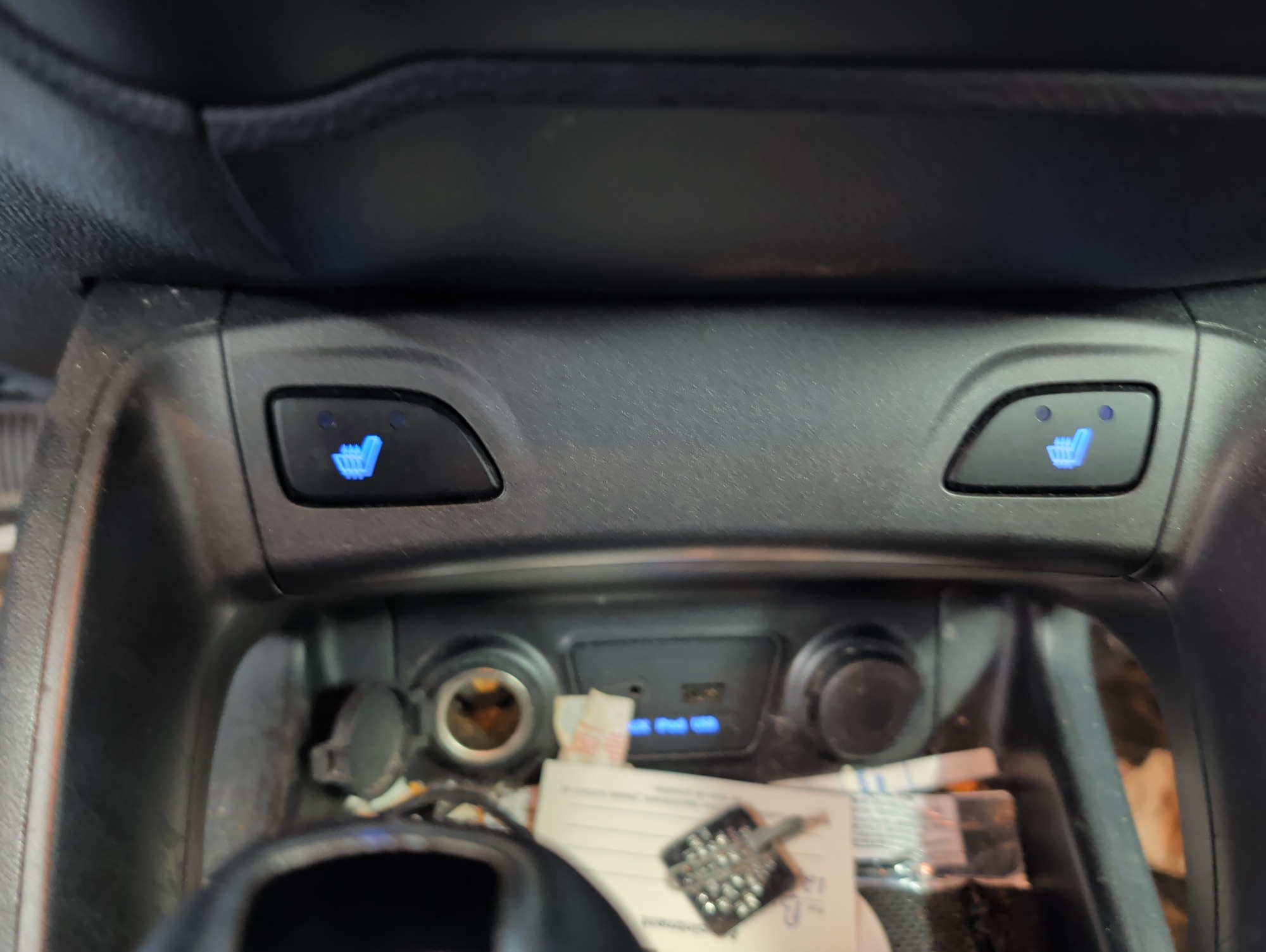 2014 hyundai tucson gls-awd with 194581 miles for sale near elk-river, minnesota 106405_42_heated_seat_switches.jpg