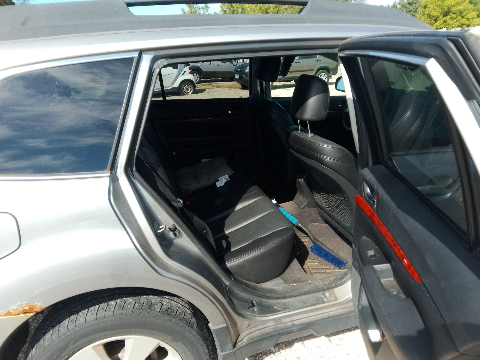2010 subaru outback with 187512 miles for sale near elk-river, minnesota 106407_28_pass_rear_seat.jpg