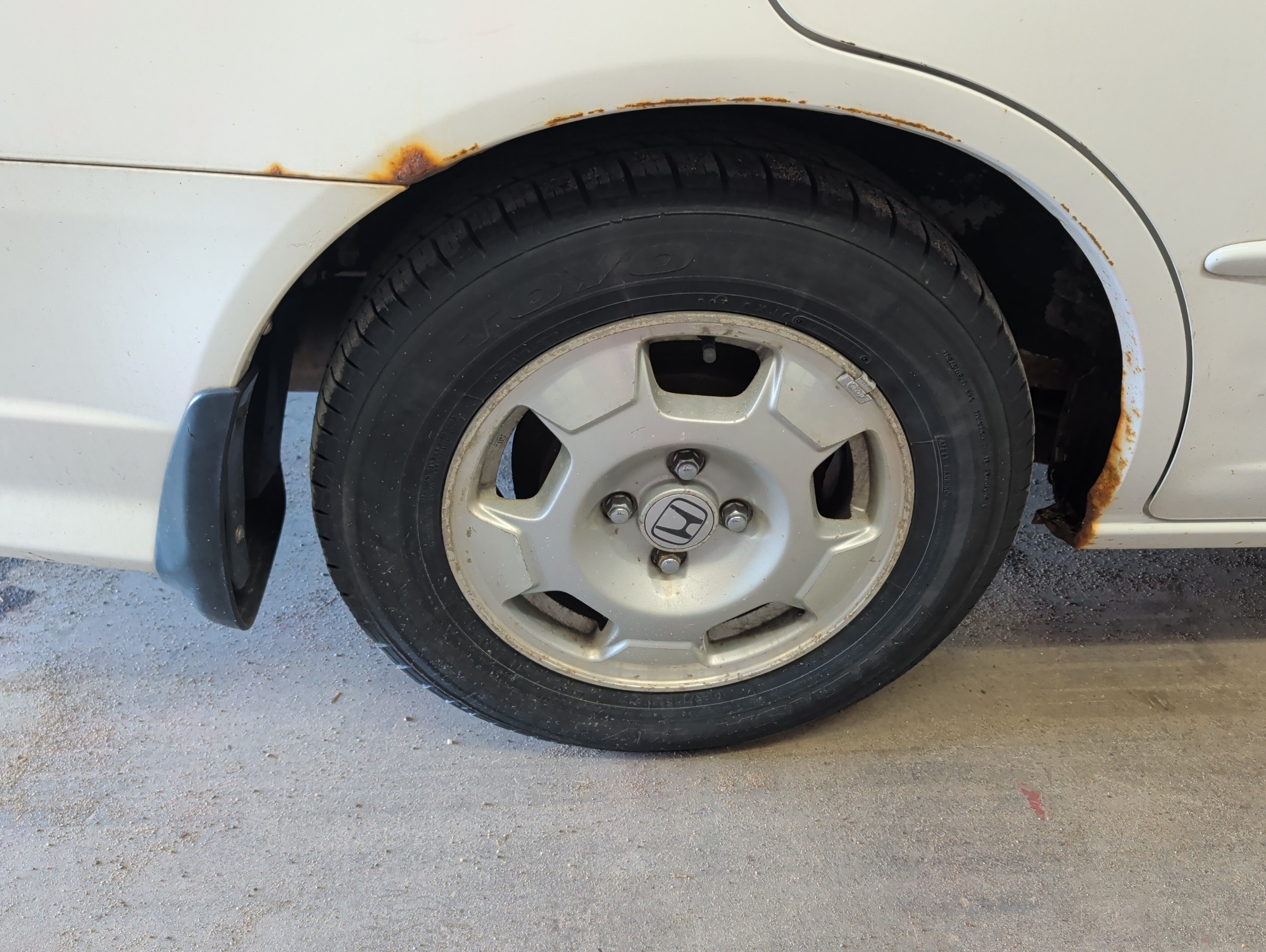 2005 honda civic-hybrid cvt with 161039 miles for sale near elk-river, minnesota 106408_14_rear_pass_wheel.jpg