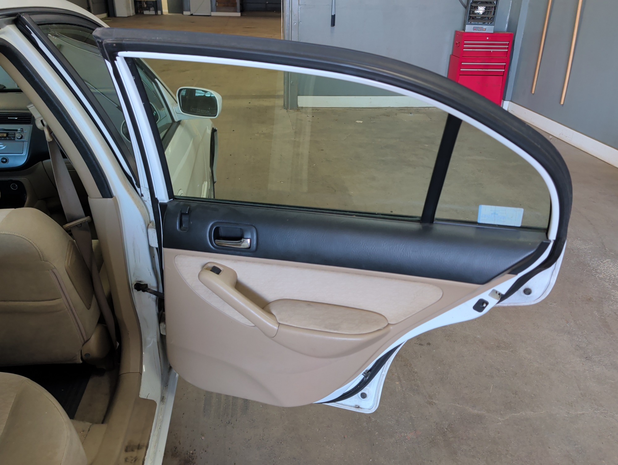 2005 honda civic-hybrid cvt with 161039 miles for sale near elk-river, minnesota 106408_30_pass_rear_door_panel.jpg