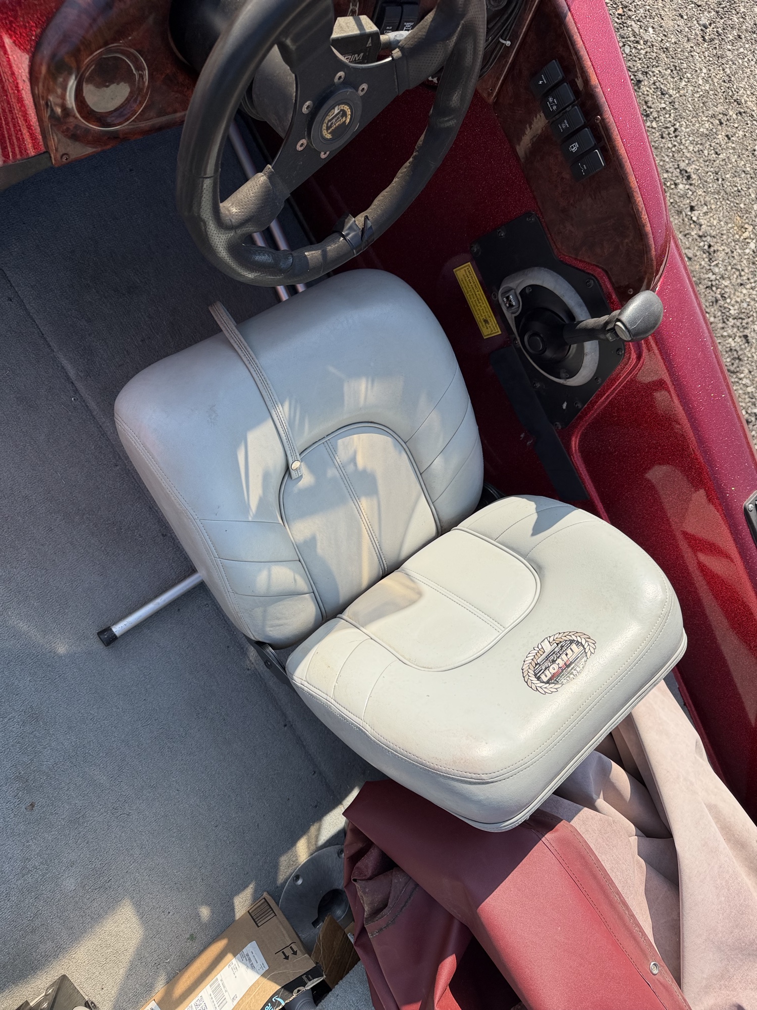 2002 triton 205-dc for sale near elk-river, minnesota 106409_22_driver_seat.jpg