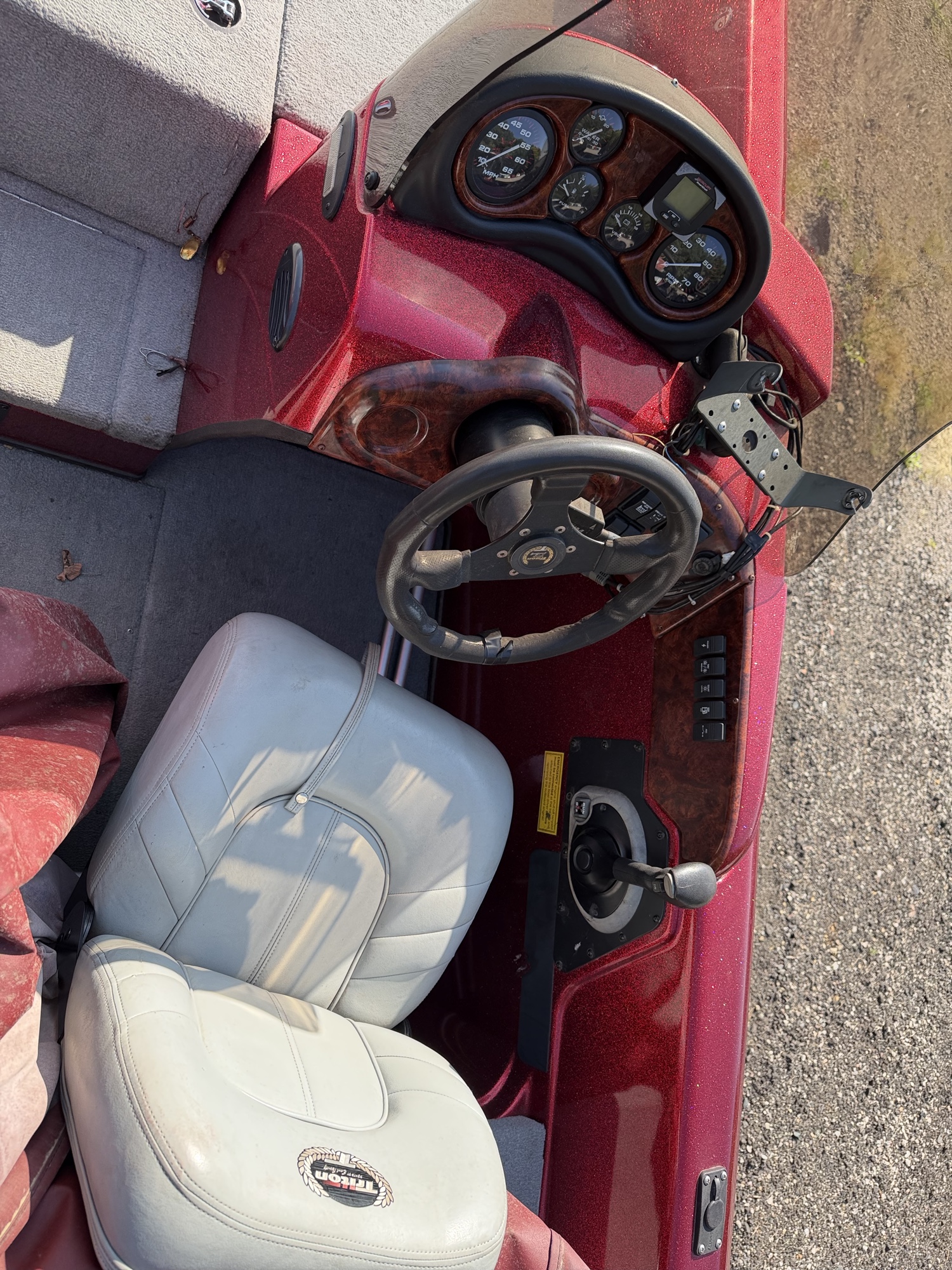 2002 triton 205-dc for sale near elk-river, minnesota 106409_30_pass_rear_door_panel.jpg