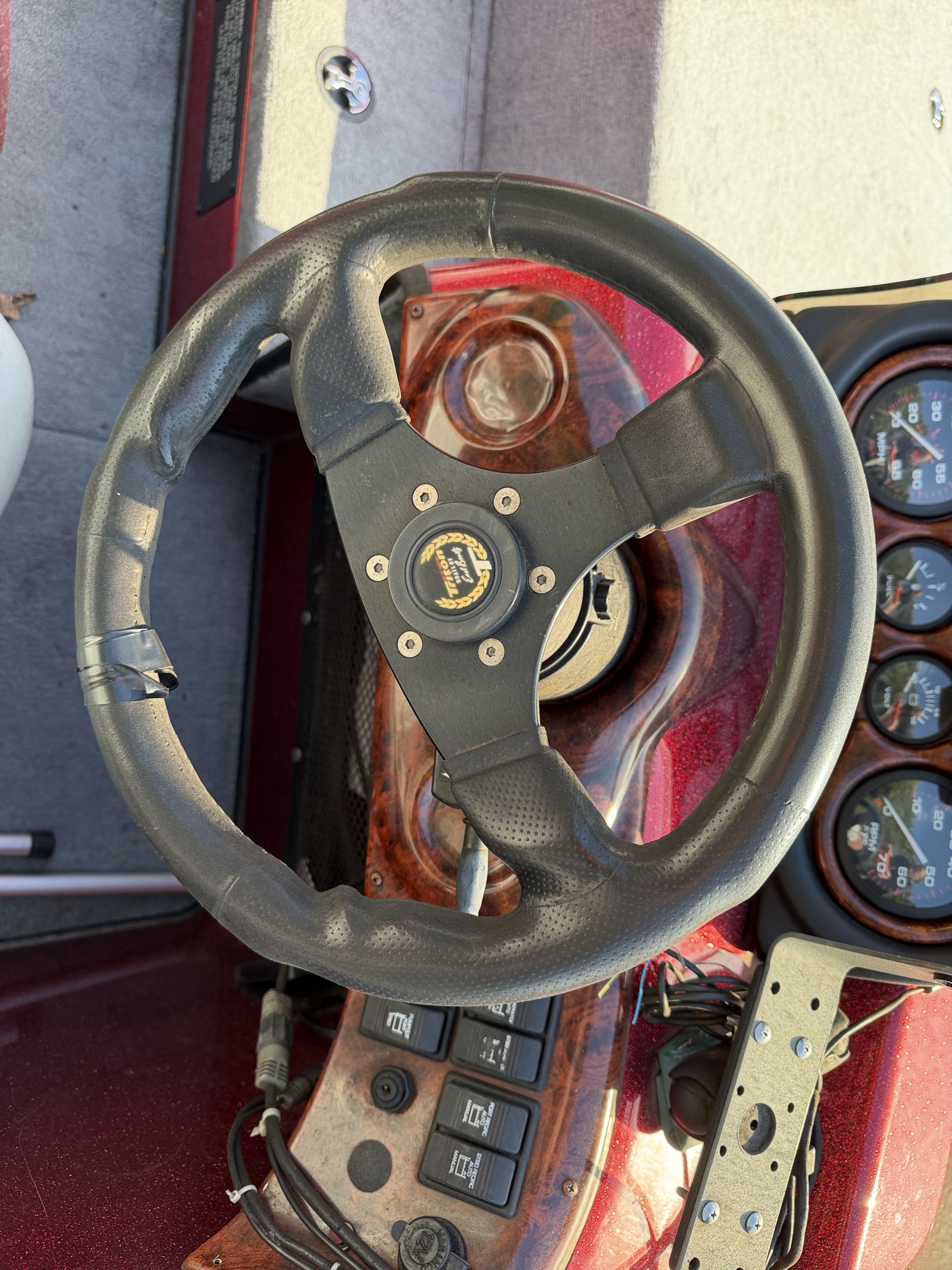 2002 triton 205-dc for sale near elk-river, minnesota 106409_36_steering_wheel.jpg