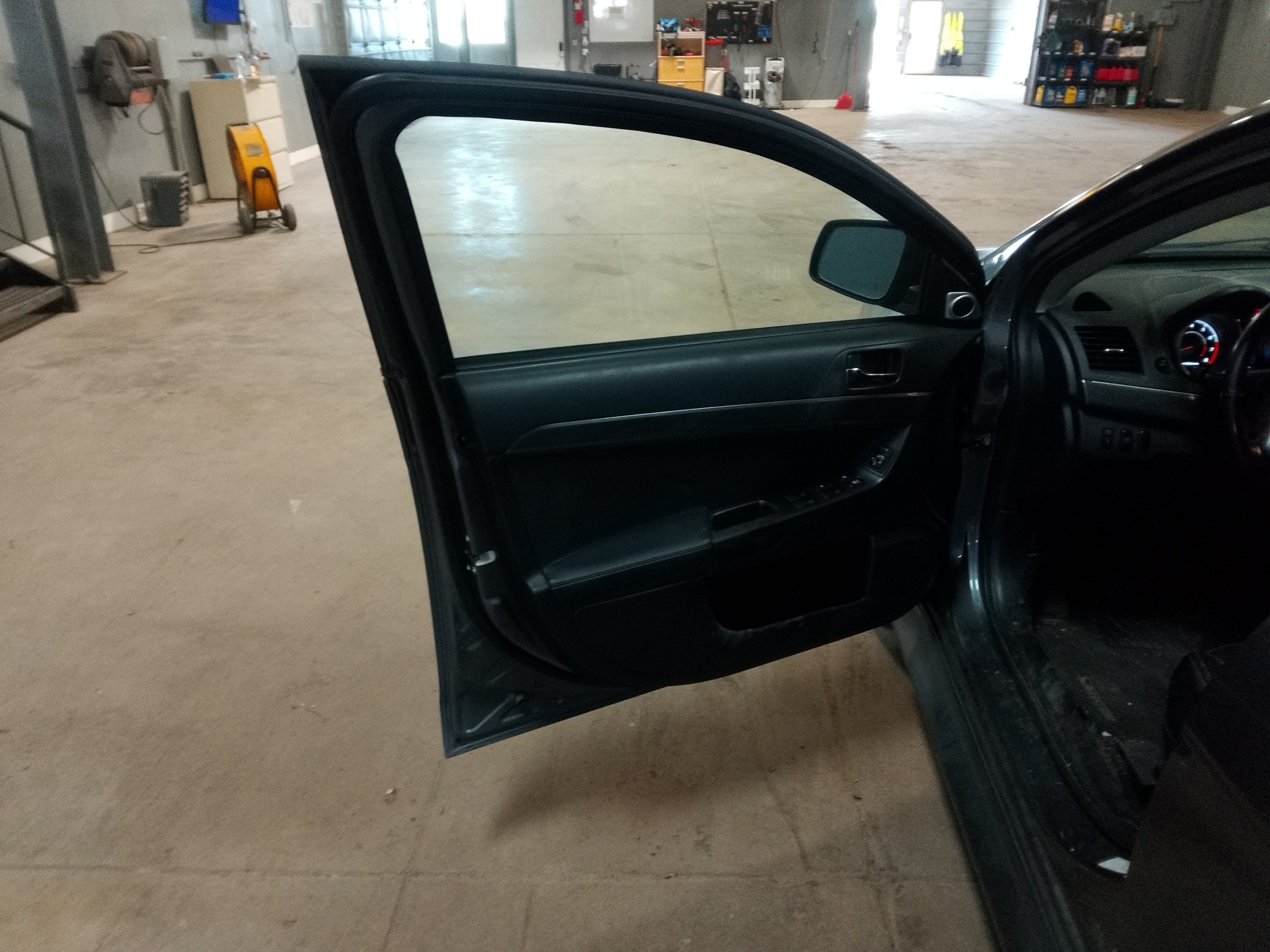 2010 mitsubishi lancer-sportback gts with 120997 miles for sale near elk-river, minnesota 106411_23_driver_door_panel.jpg