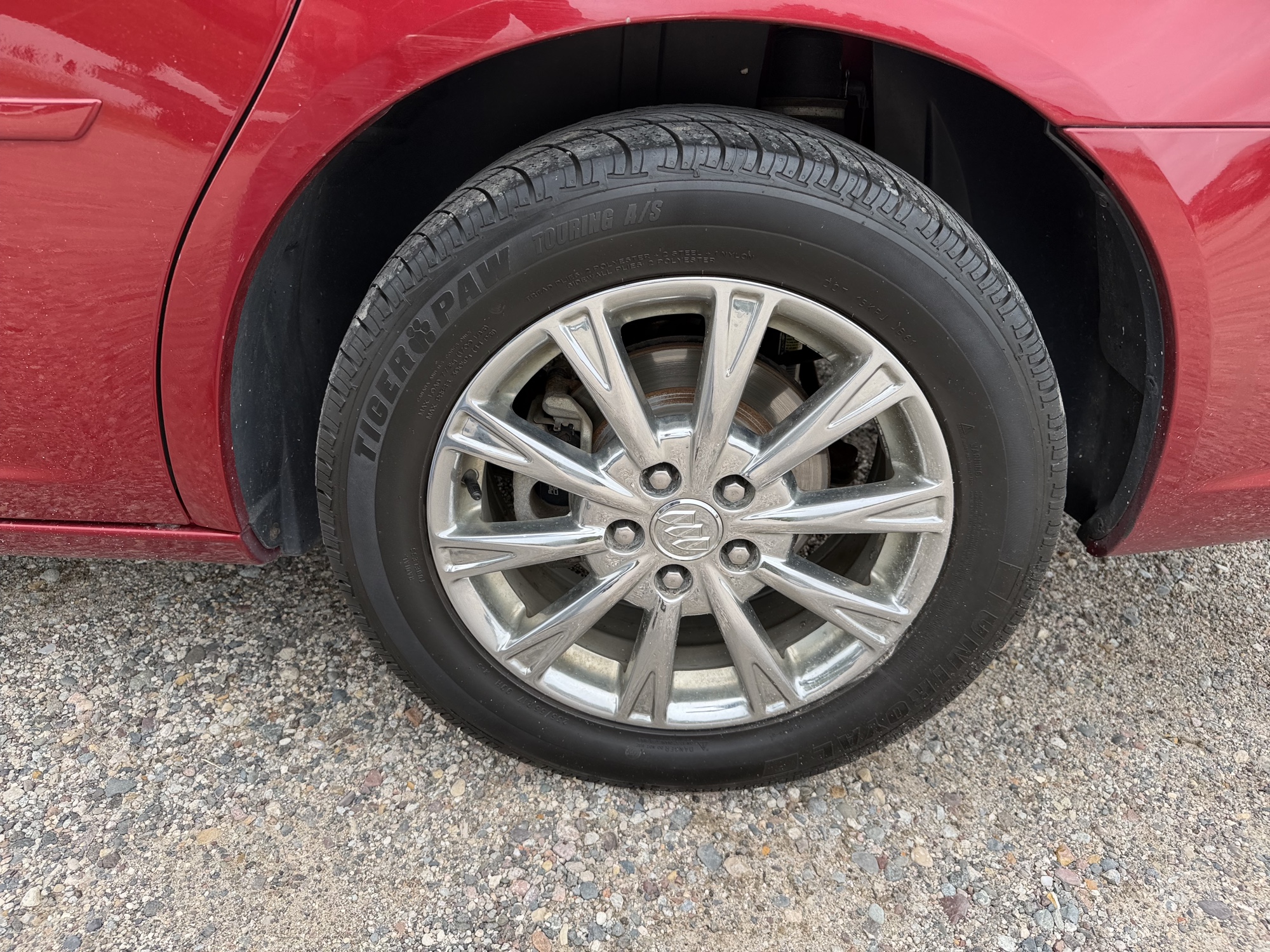 2009 buick lucerne cxl1 with 214213 miles for sale near elk-river, minnesota 106412_13_rear_drv_wheel.jpg