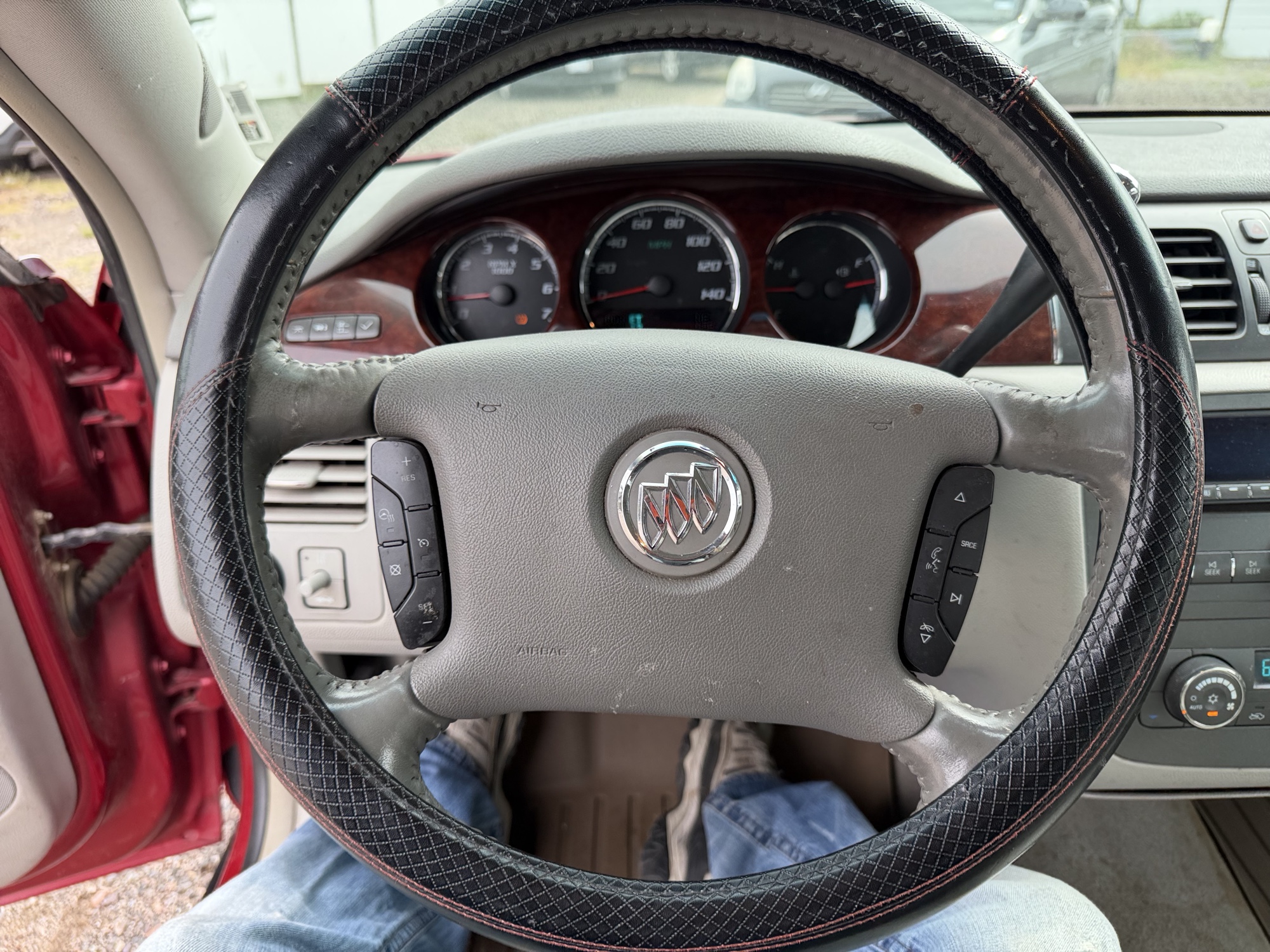 2009 buick lucerne cxl1 with 214213 miles for sale near elk-river, minnesota 106412_36_steering_wheel.jpg