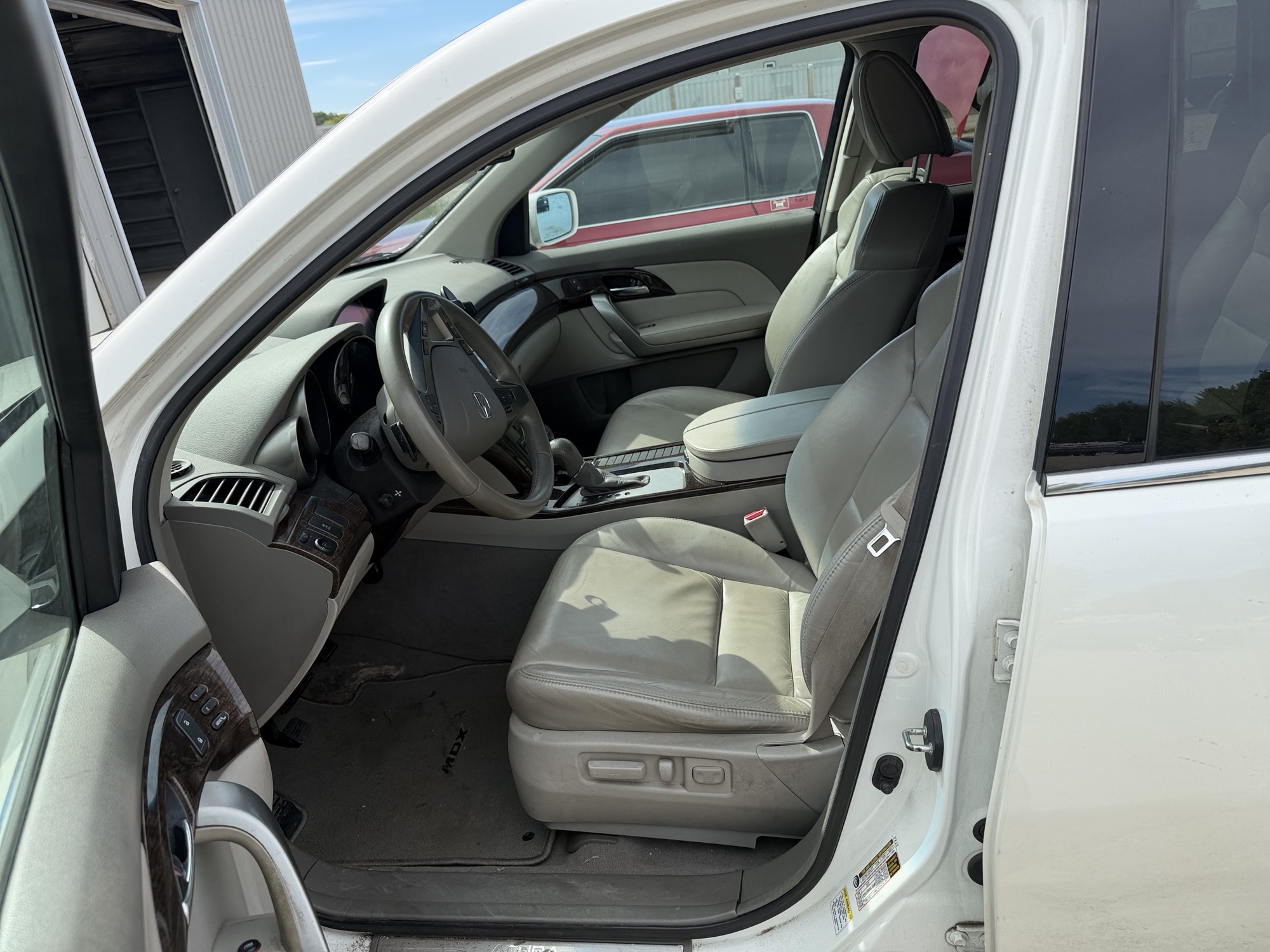 2011 acura mdx 6-spd-at-w-tech-package with 135189 miles for sale near elk-river, minnesota 106414_22_driver_seat.jpg