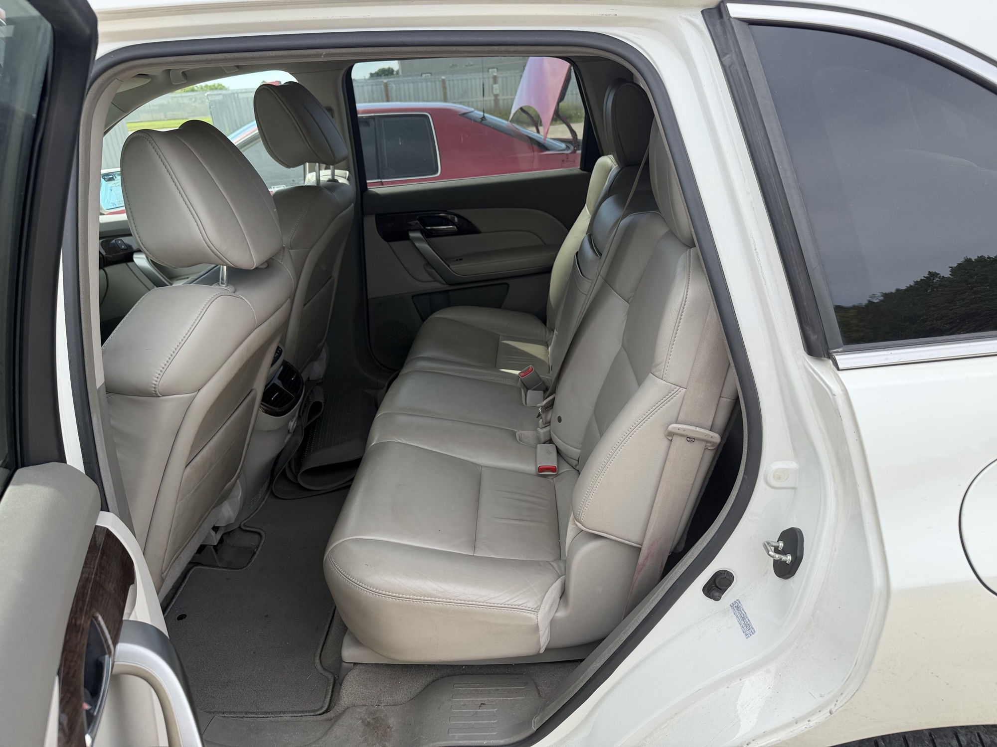 2011 acura mdx 6-spd-at-w-tech-package with 135189 miles for sale near elk-river, minnesota 106414_24_drv_rear_seat.jpg