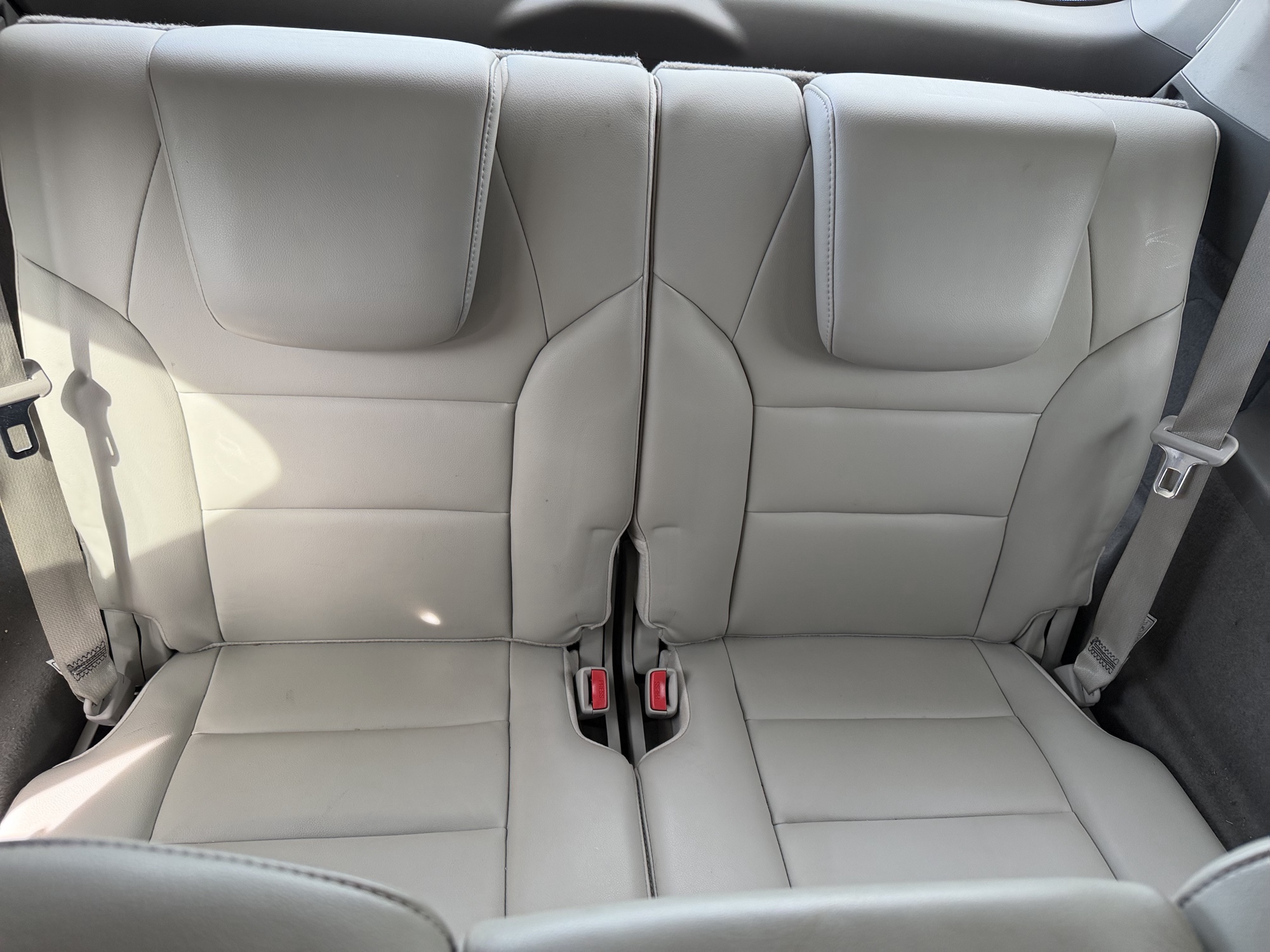 2011 acura mdx 6-spd-at-w-tech-package with 135189 miles for sale near elk-river, minnesota 106414_29_third_row_seat.jpg