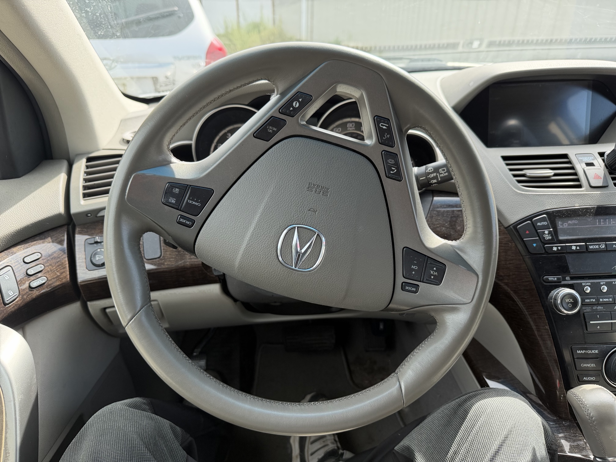 2011 acura mdx 6-spd-at-w-tech-package with 135189 miles for sale near elk-river, minnesota 106414_36_steering_wheel.jpg