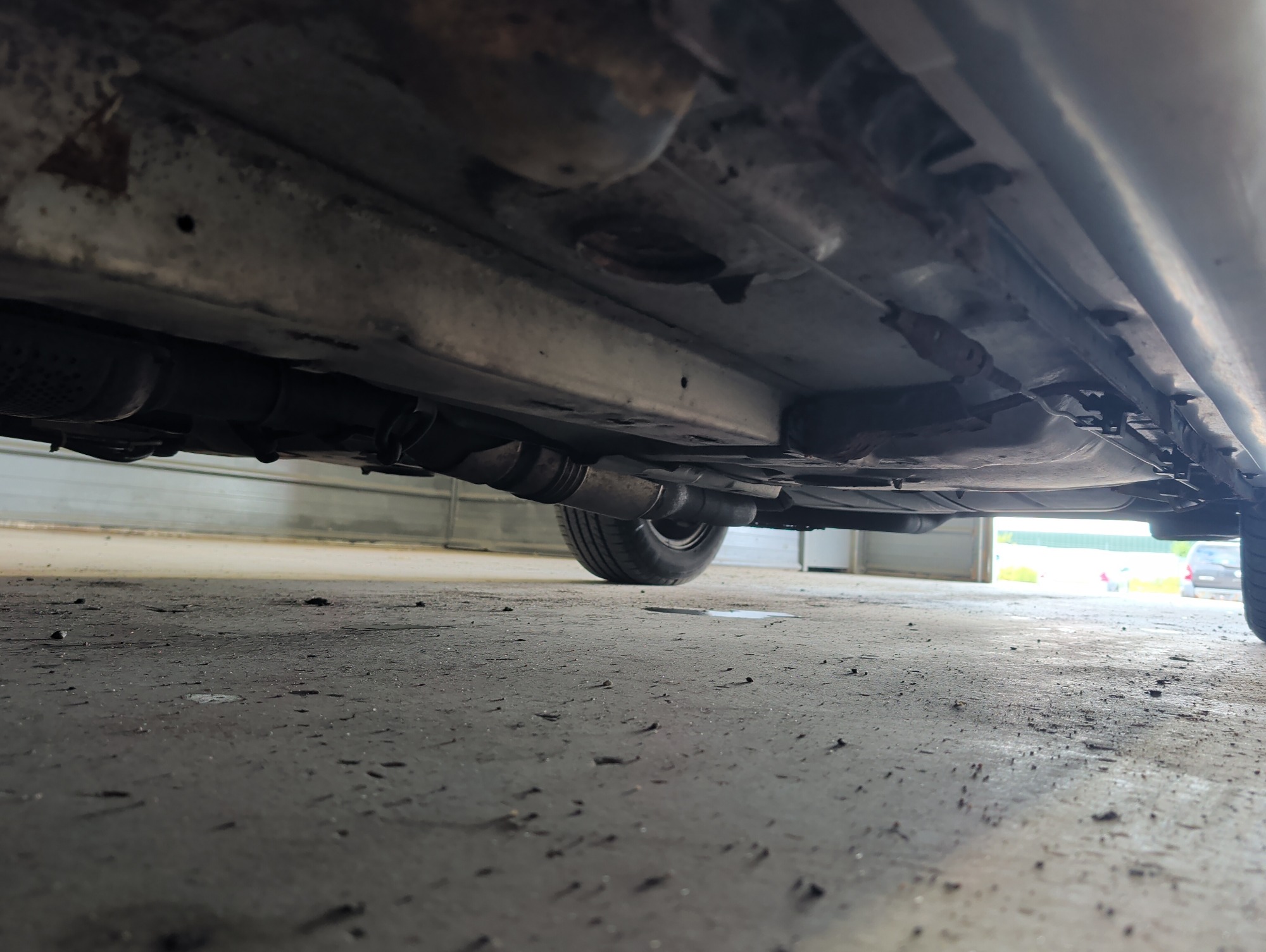 1997 pontiac bonneville se with 97947 miles for sale near elk-river, minnesota 106415_17_undercar_drv_side.jpg