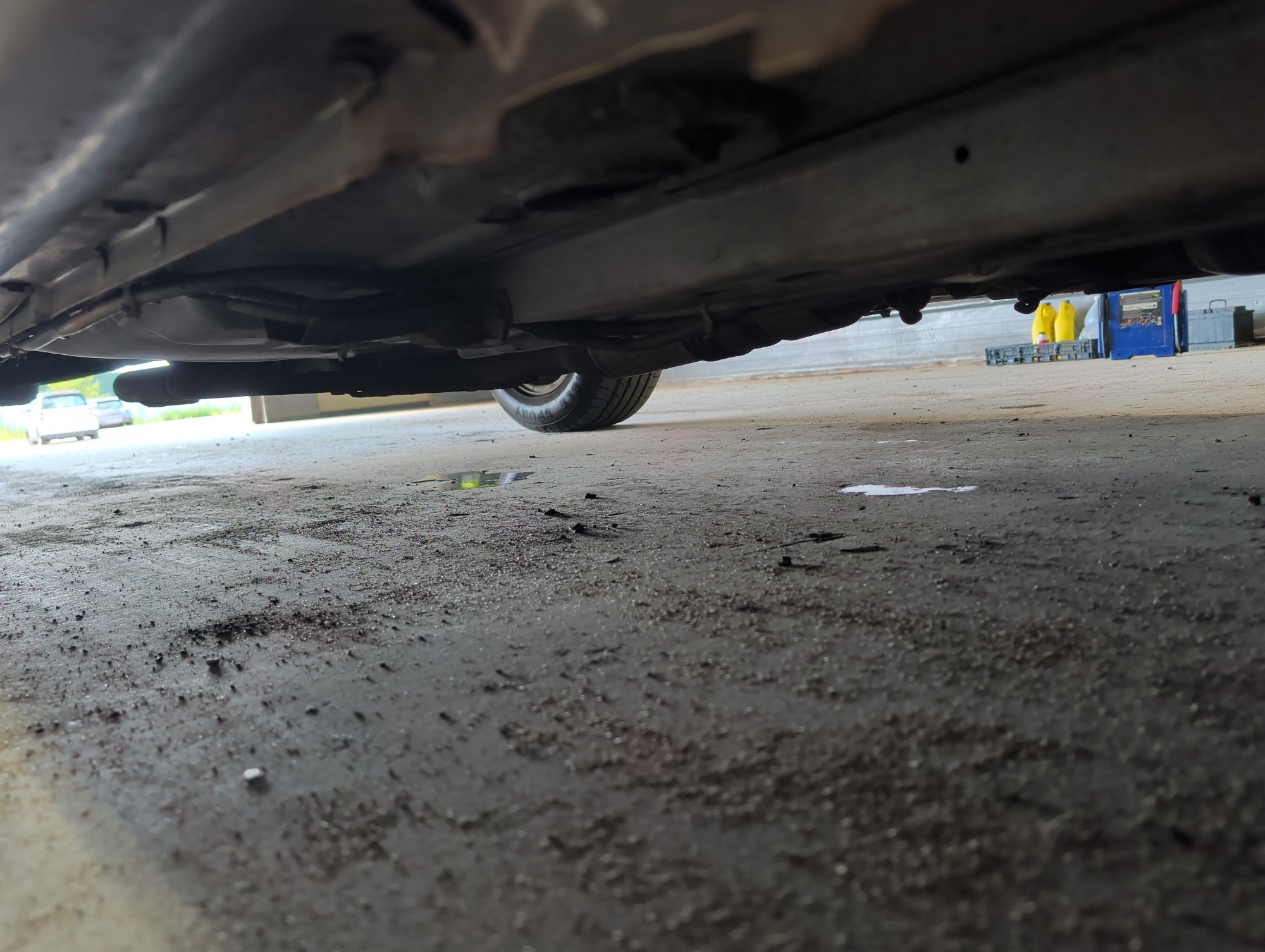 1997 pontiac bonneville se with 97947 miles for sale near elk-river, minnesota 106415_21_undercar_pass_side.jpg